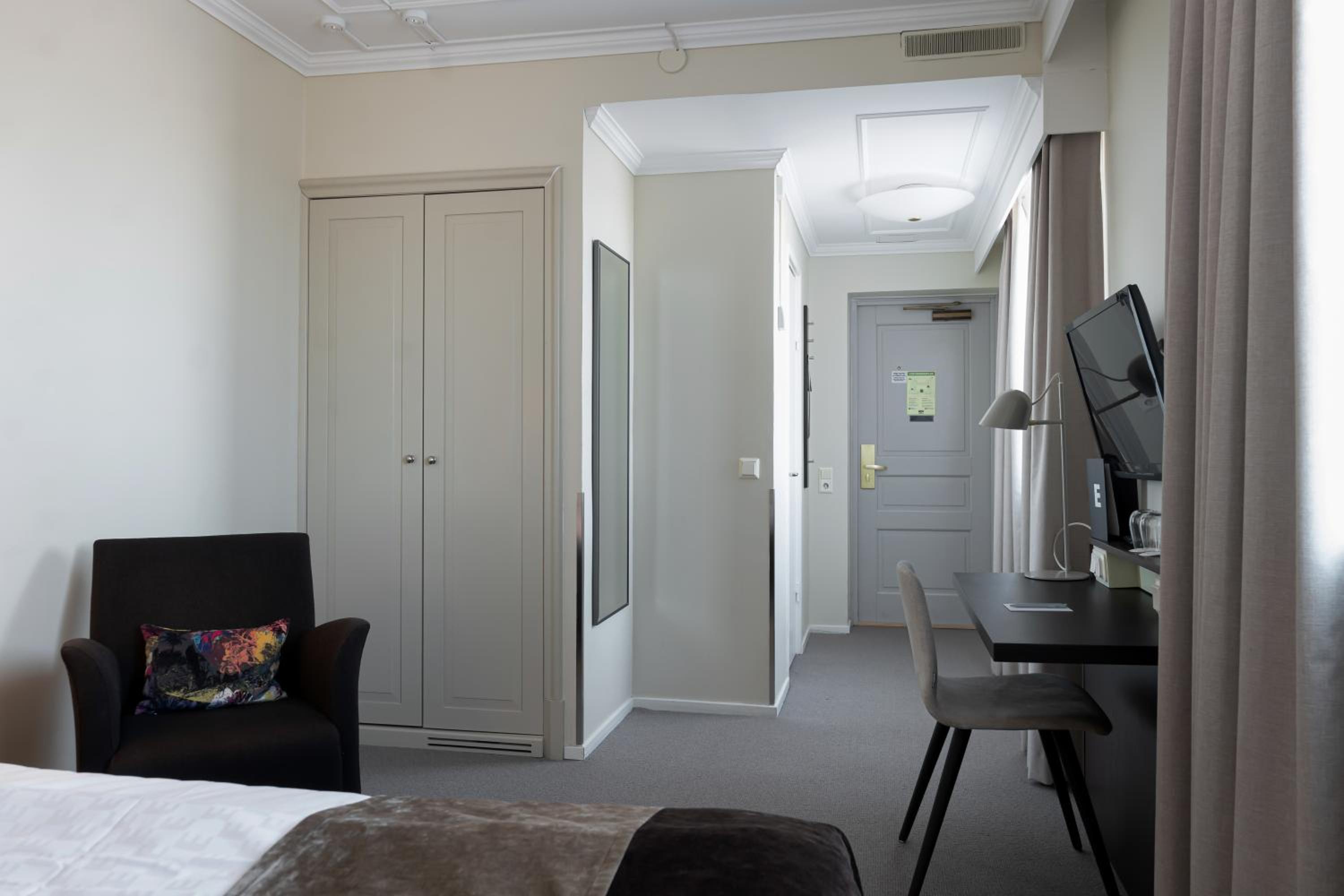 Standard Double Room - Photo 2