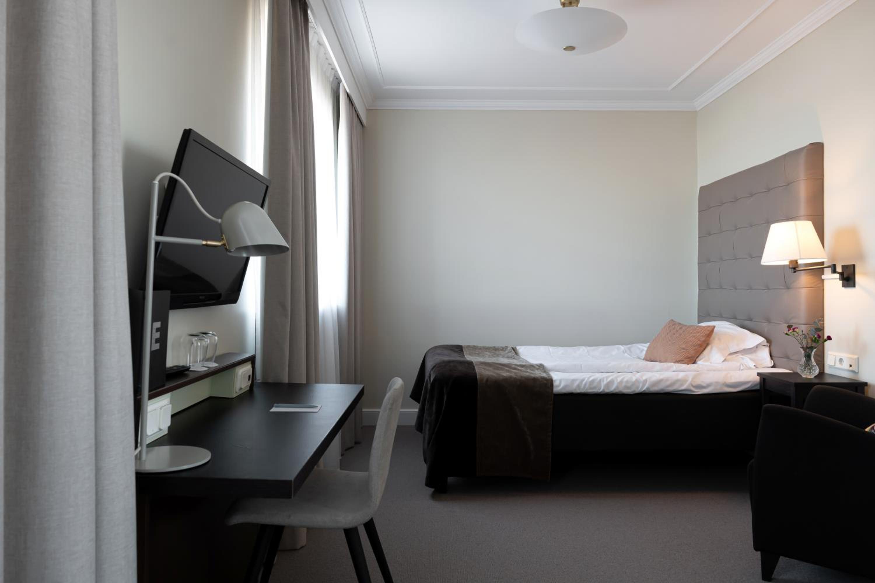 Standard Double Room - Photo 3