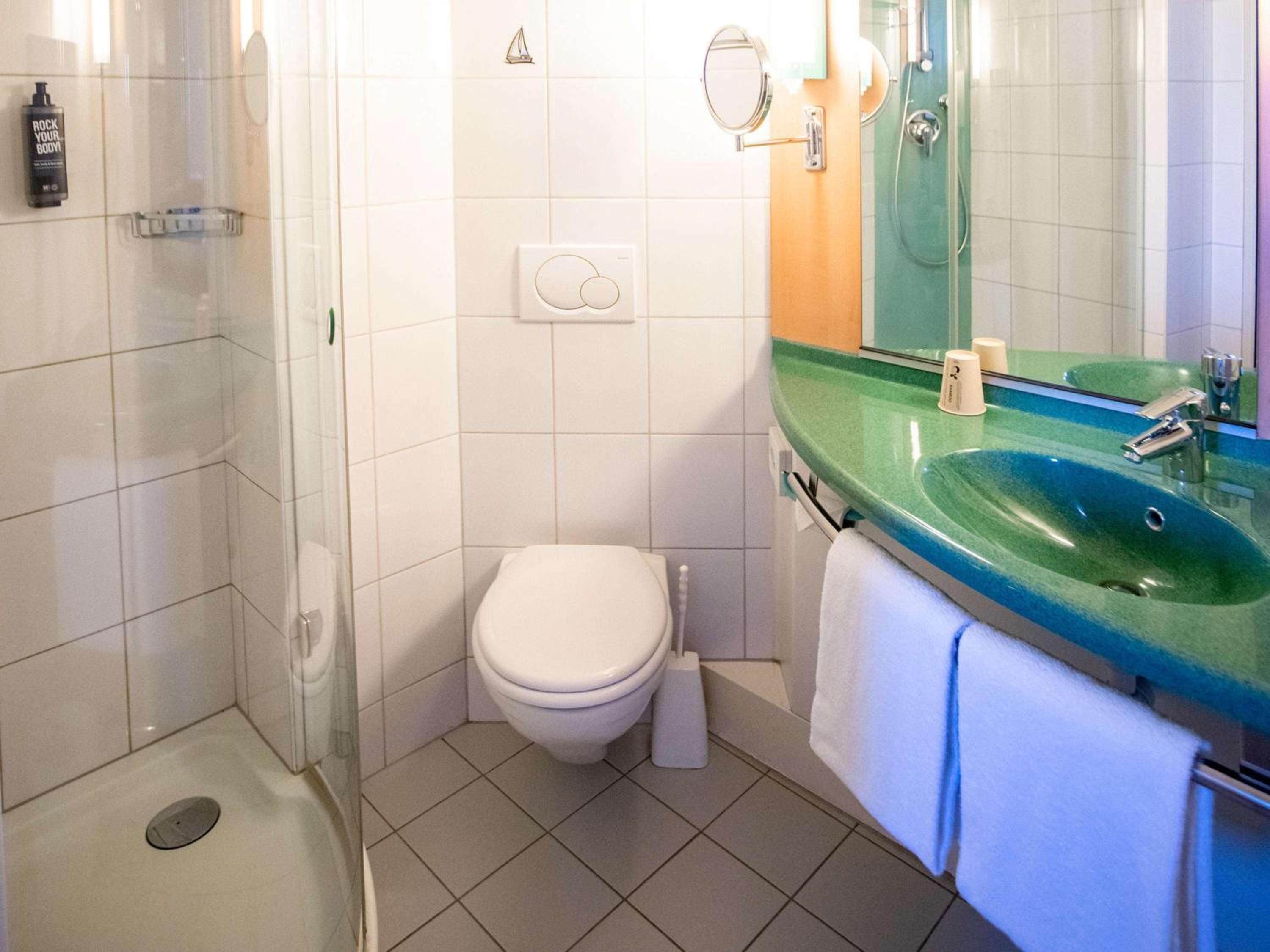 Standard Twin Room - Photo 3