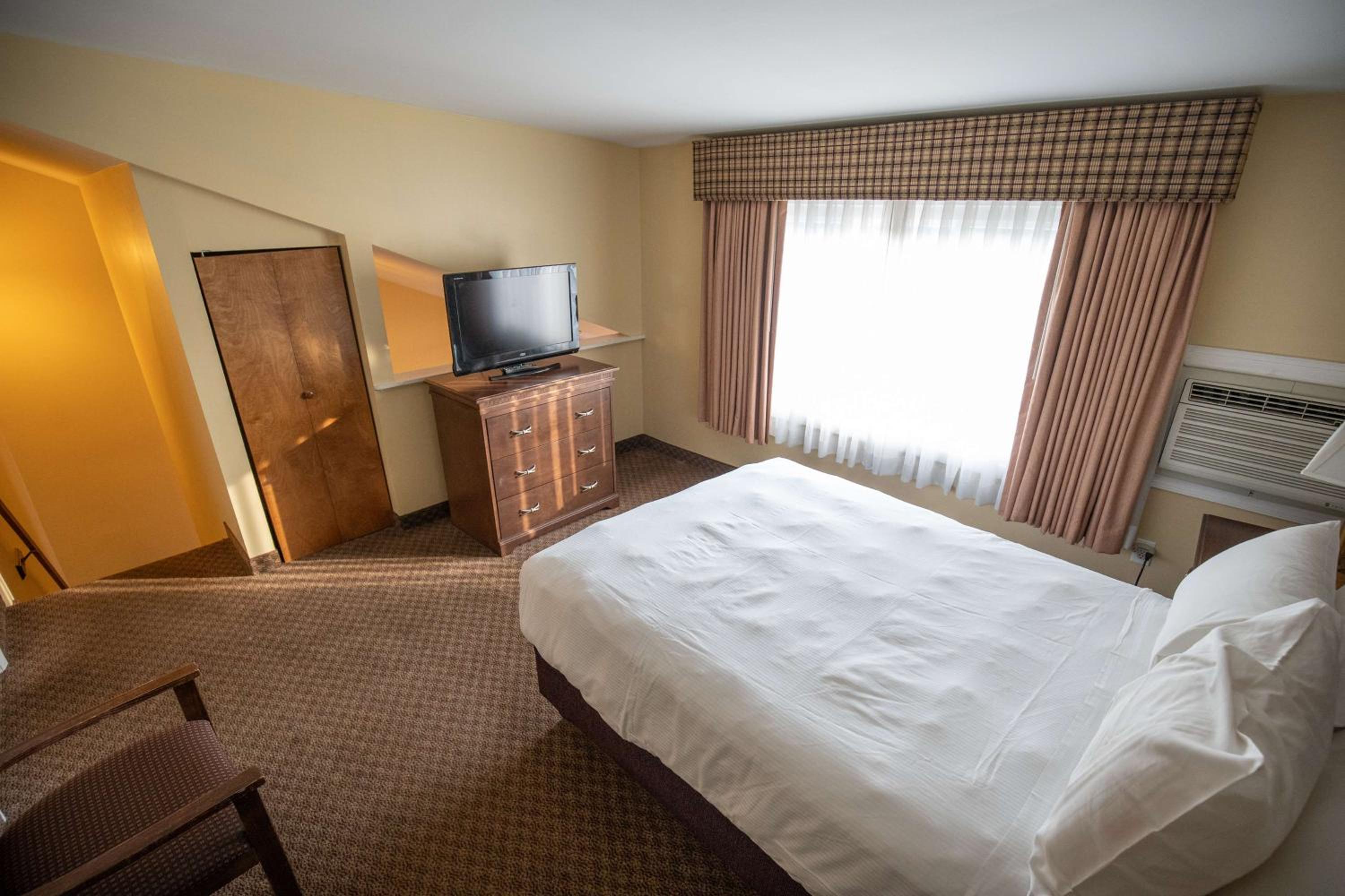 Suite - Photo 5