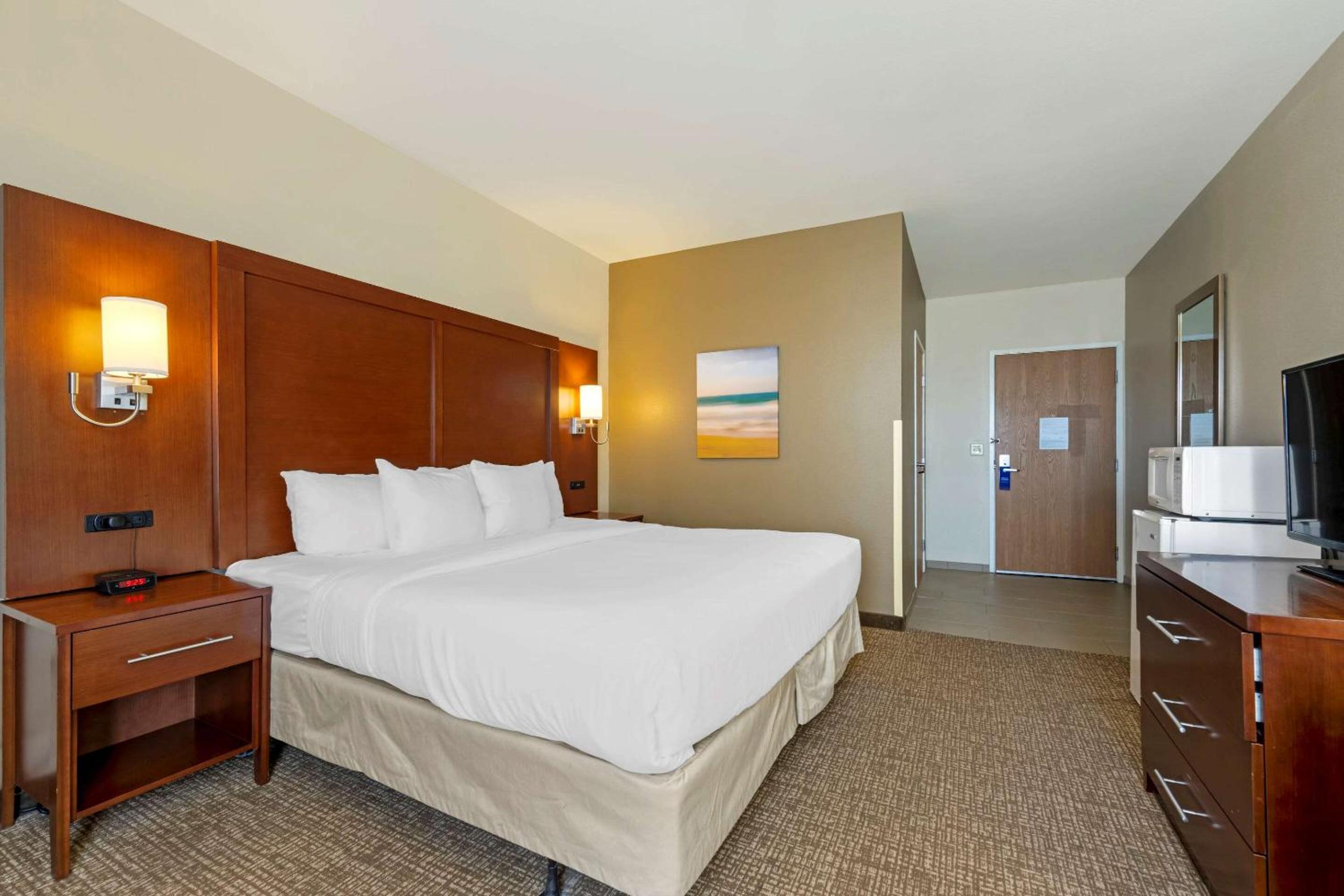 King Room - Accessible/Non-Smoking - Photo 1