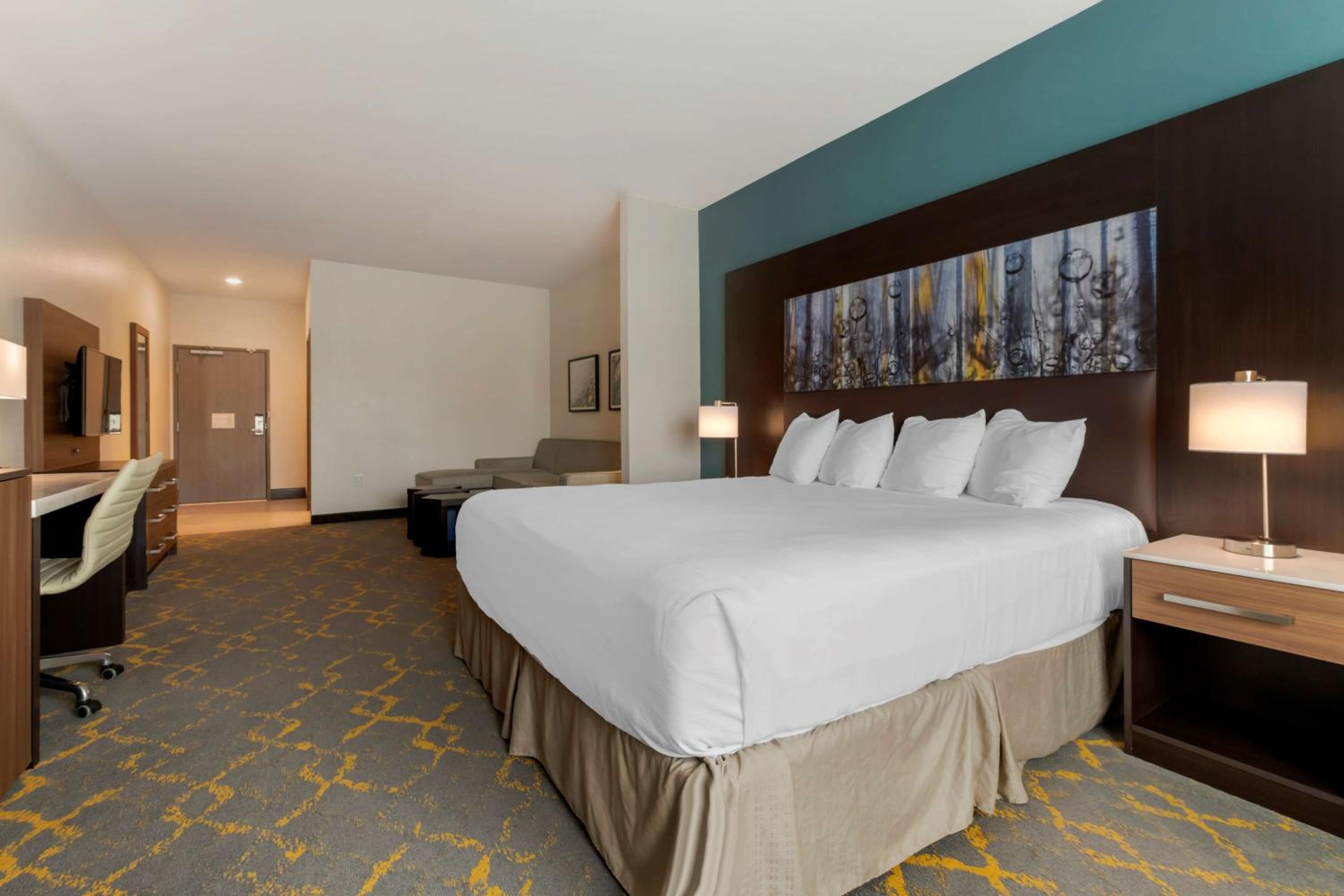 King Suite with Communication Assistance