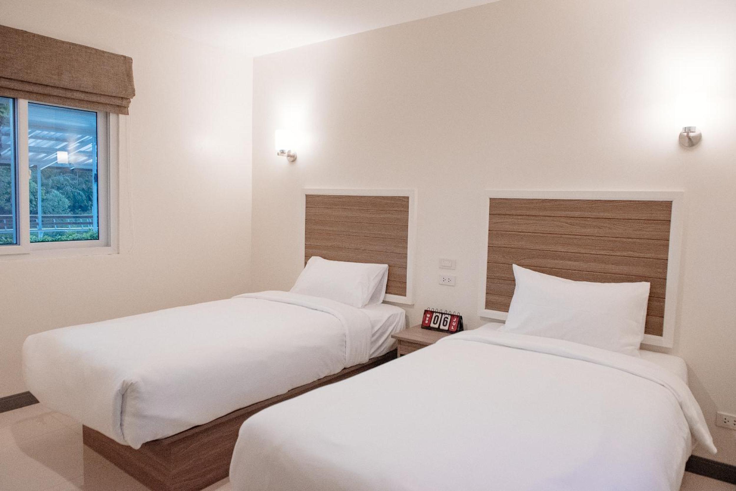 Deluxe Twin Room photo 3