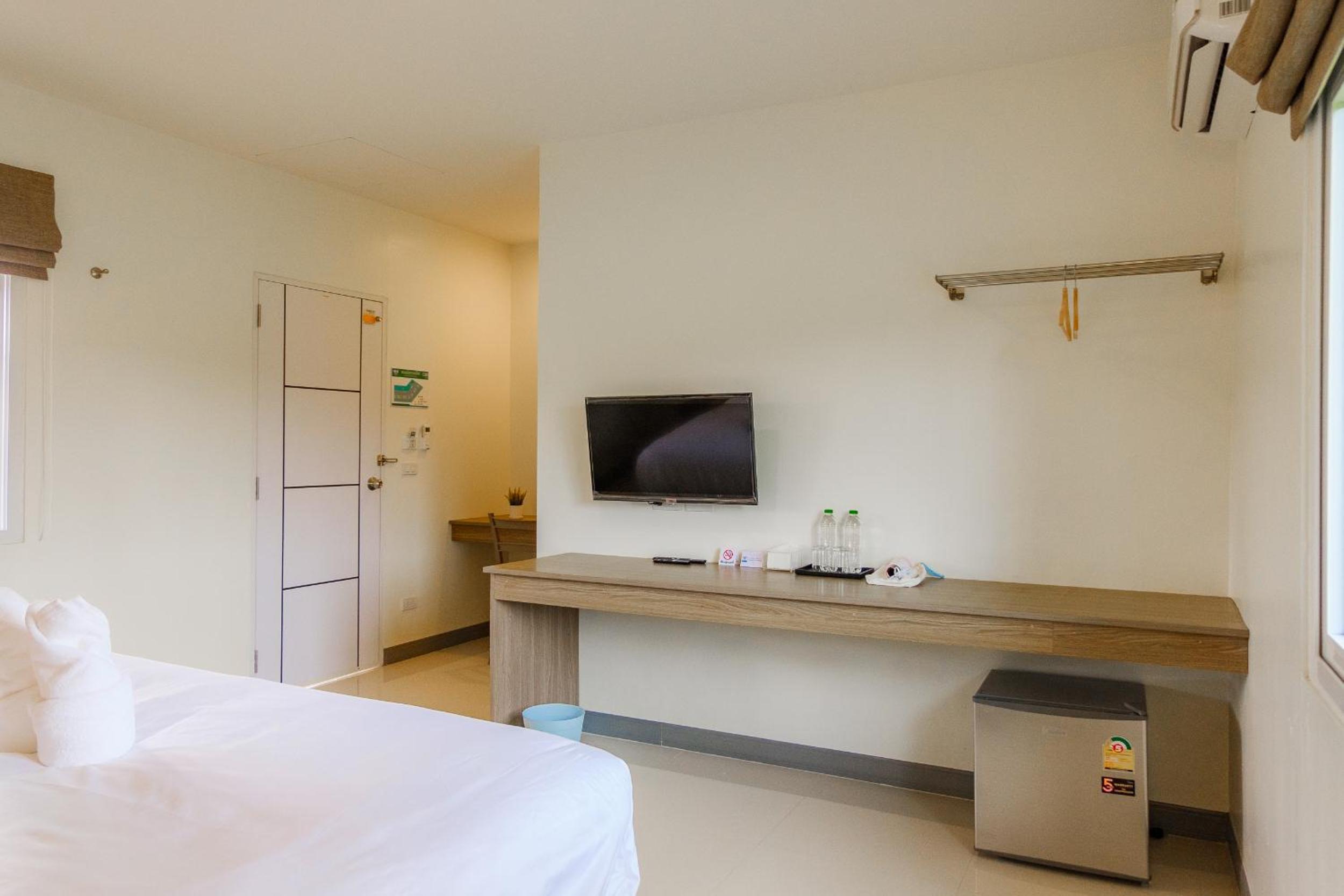 Deluxe King Room photo 3