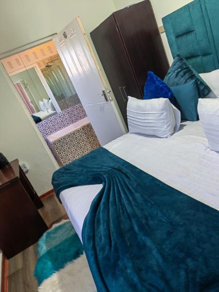 Double Room - Photo 9