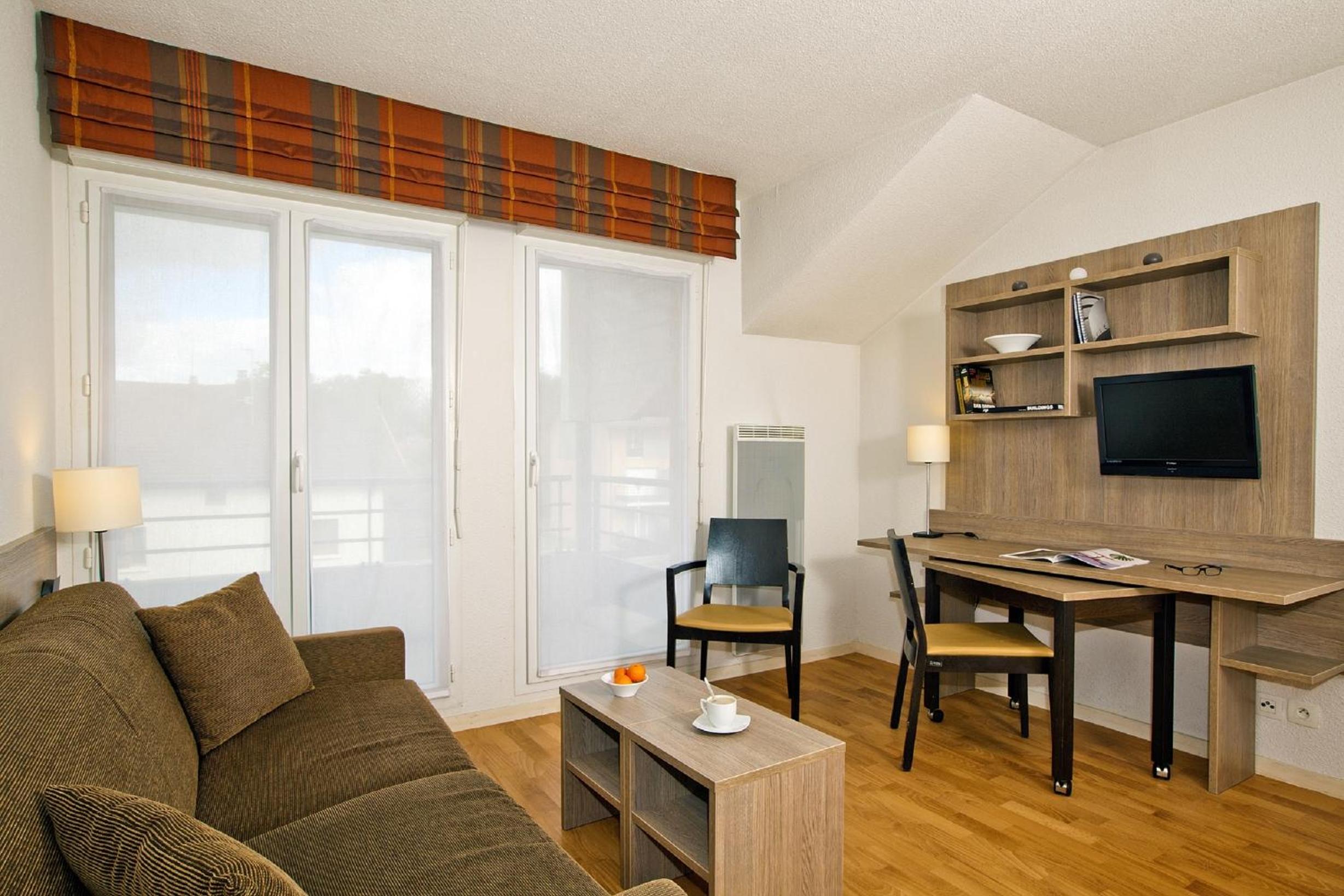 One-Bedroom Apartment (4 Adults) - Photo 1