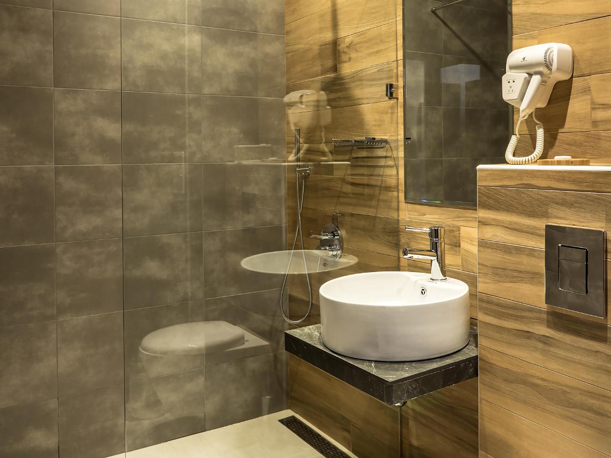 Standard Junior Suite - Photo 7