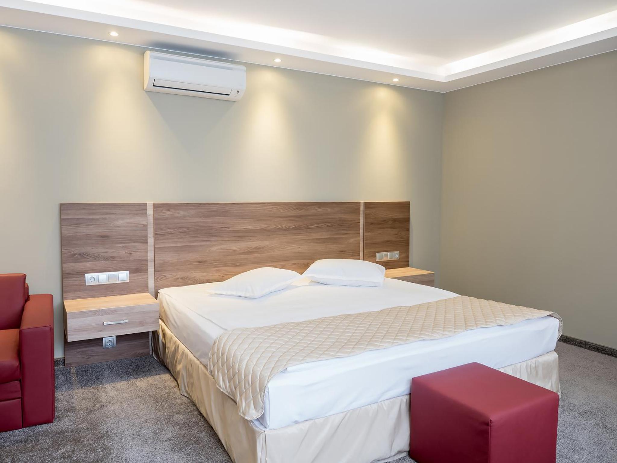 Double Room - Photo 10