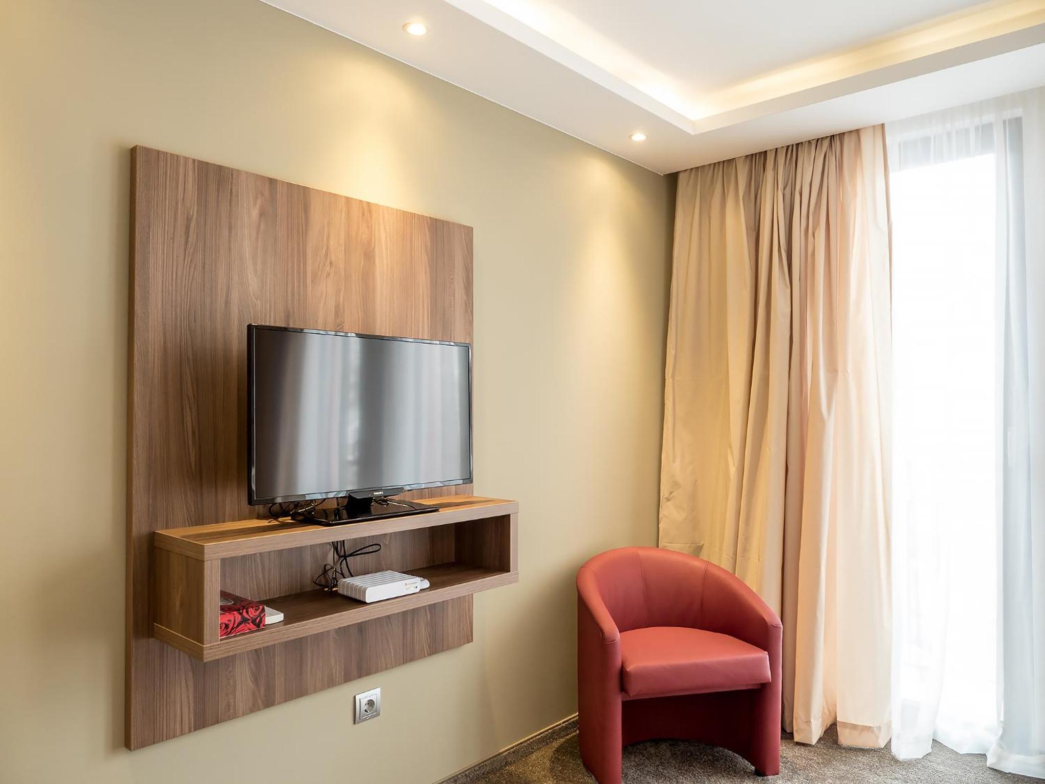 Standard Junior Suite - Photo 2