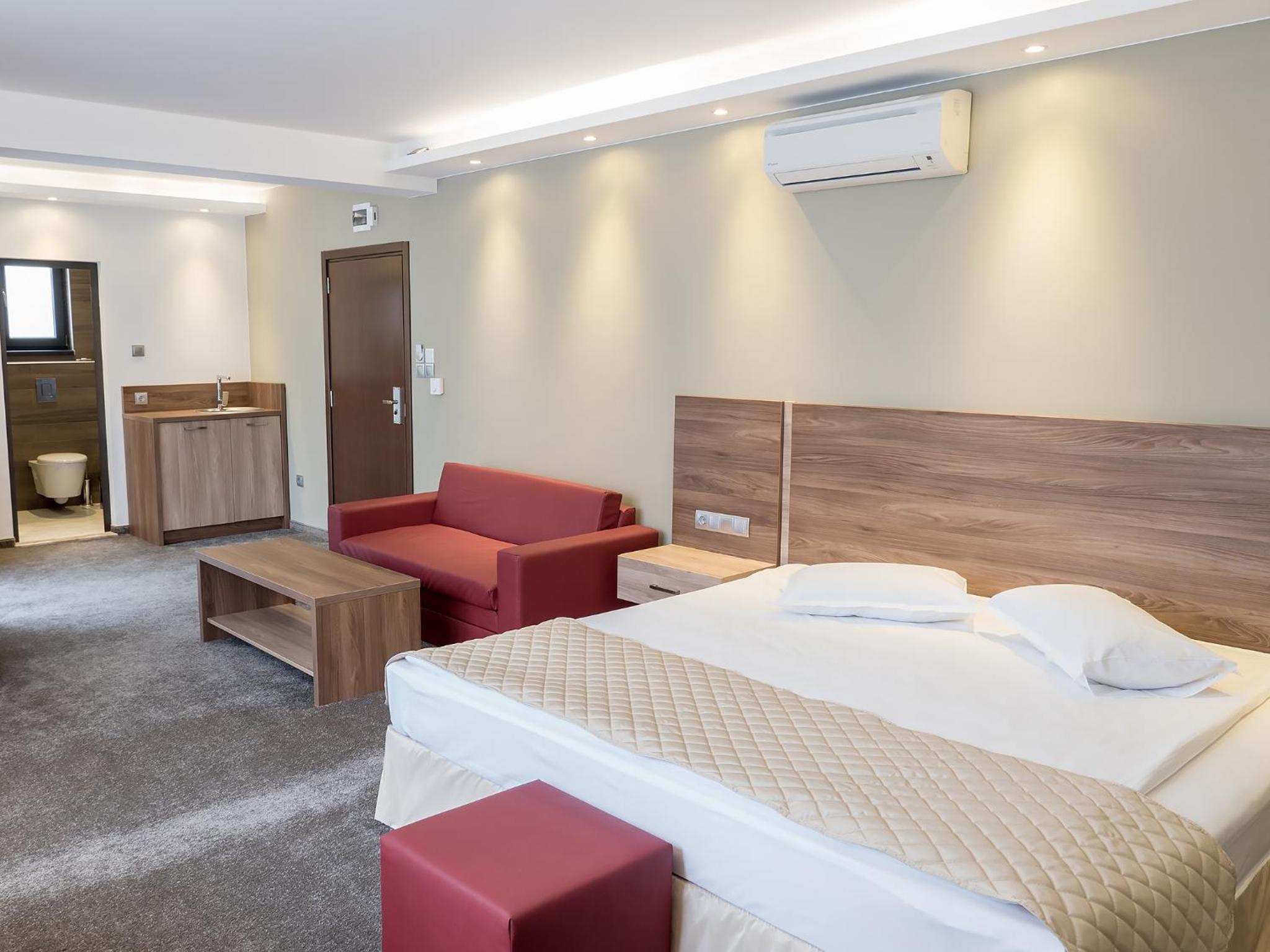 Deluxe Junior Suite - Photo 2