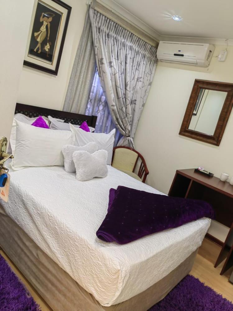 Double Room - Photo 2
