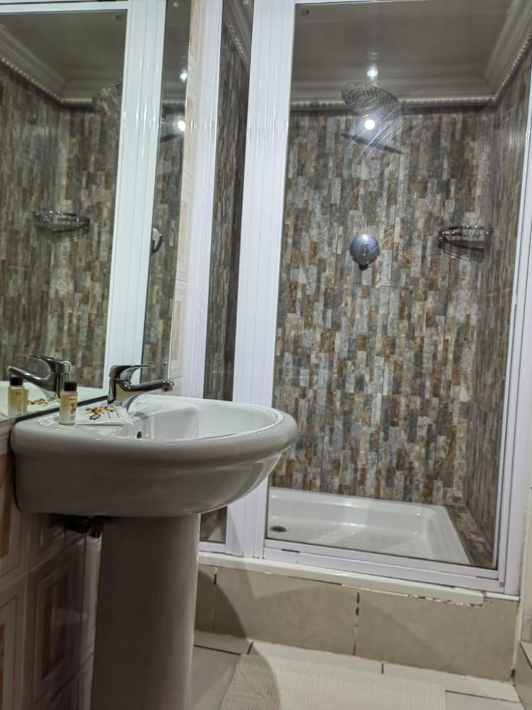 Double Room - Photo 5