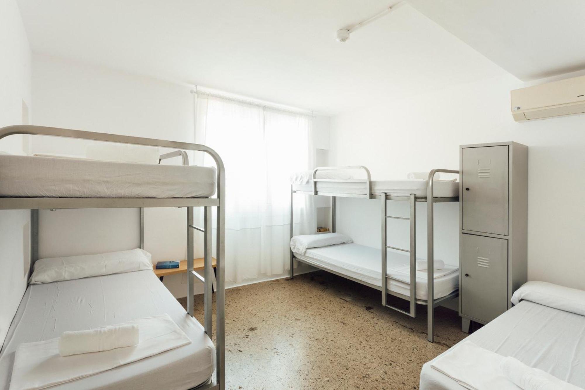 Habitación Familiar con Baño Privado Externo
