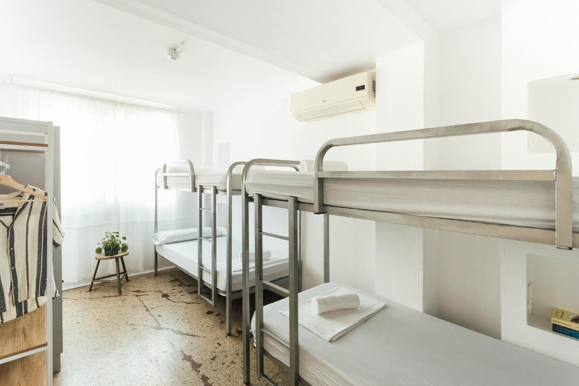 Quadruple Room with Private External Bathroom photo 2