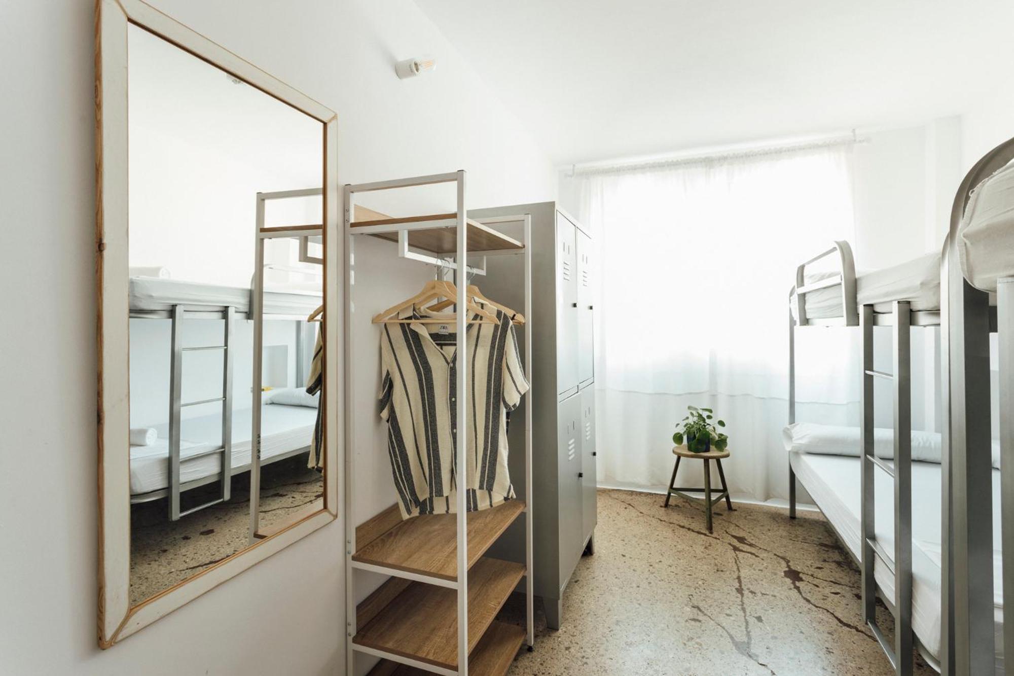 Quadruple Room with Private External Bathroom photo 2