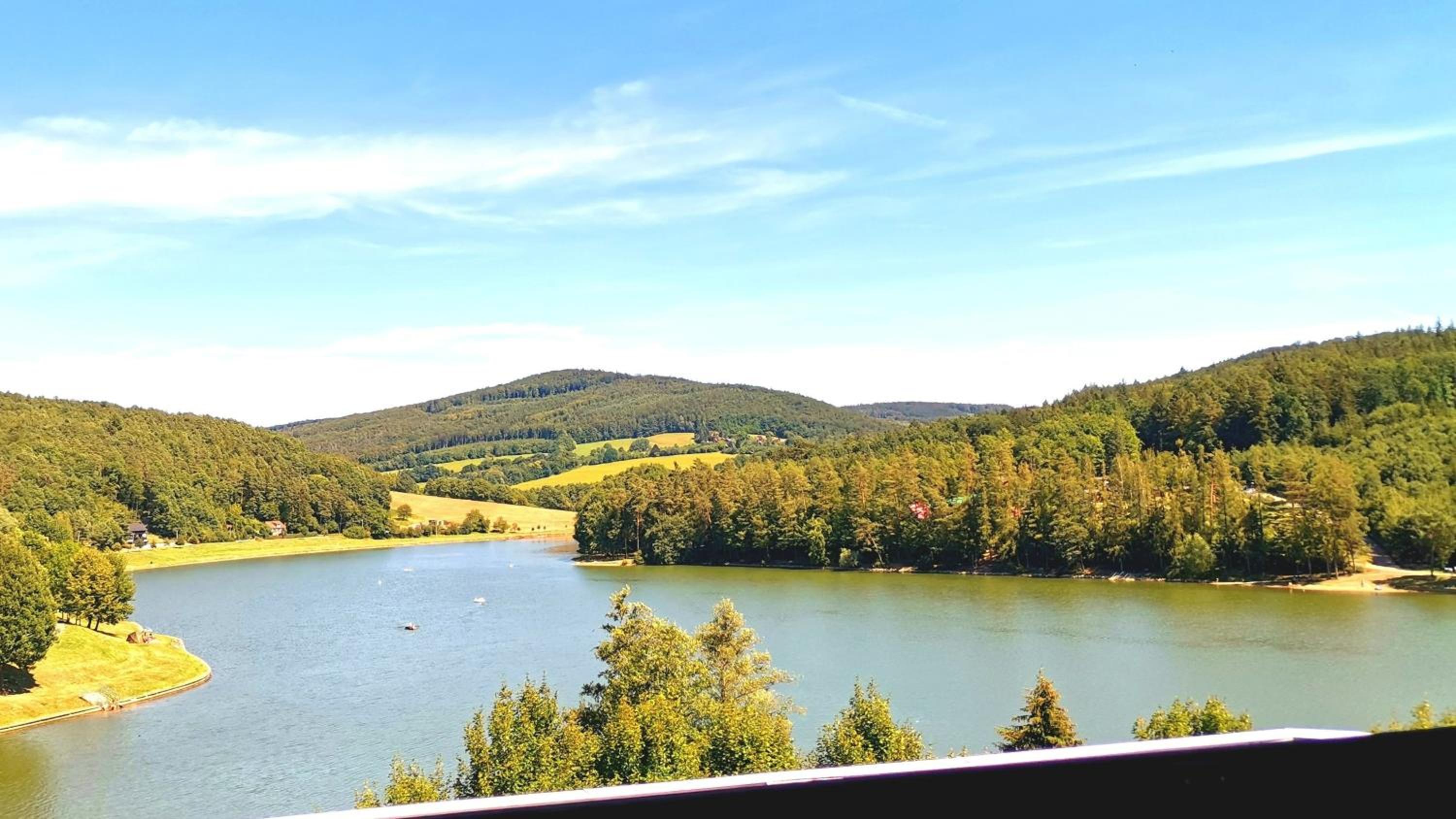 Superior Double Room with Lake View - Photo 9