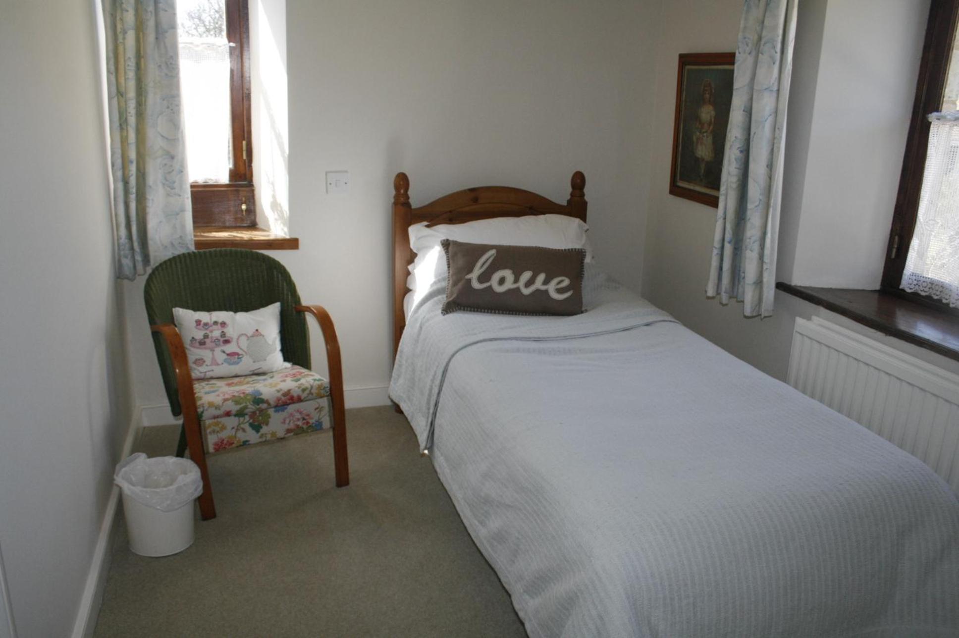 Three-Bedroom House photo 3