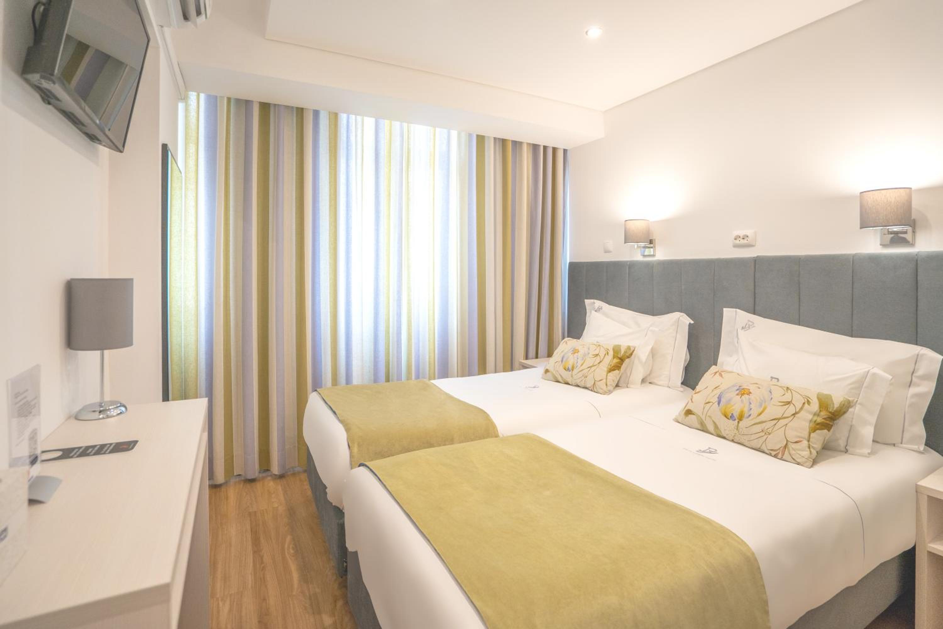 Double or Twin Room - Photo 4