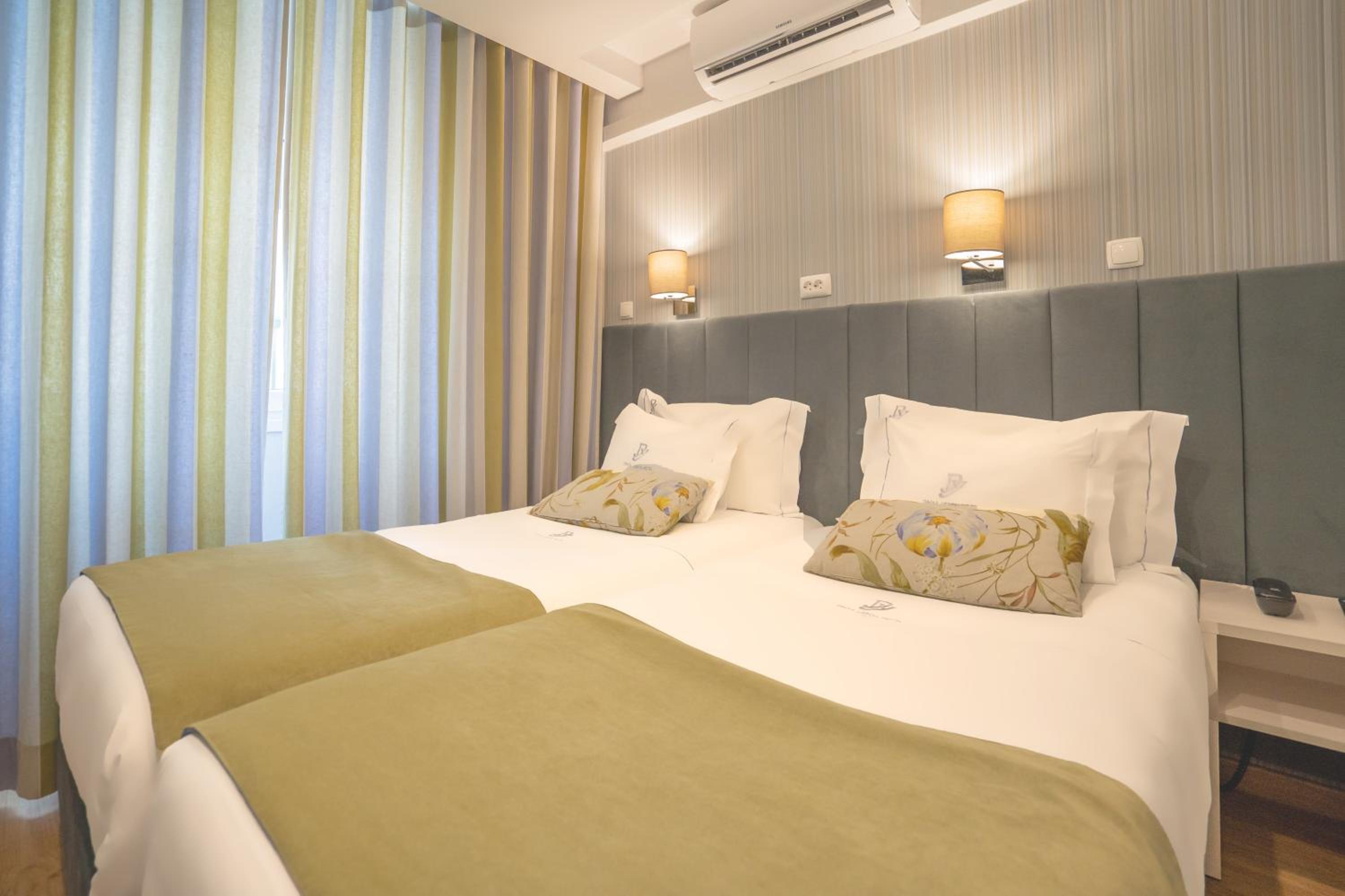 Double or Twin Room - Photo 5