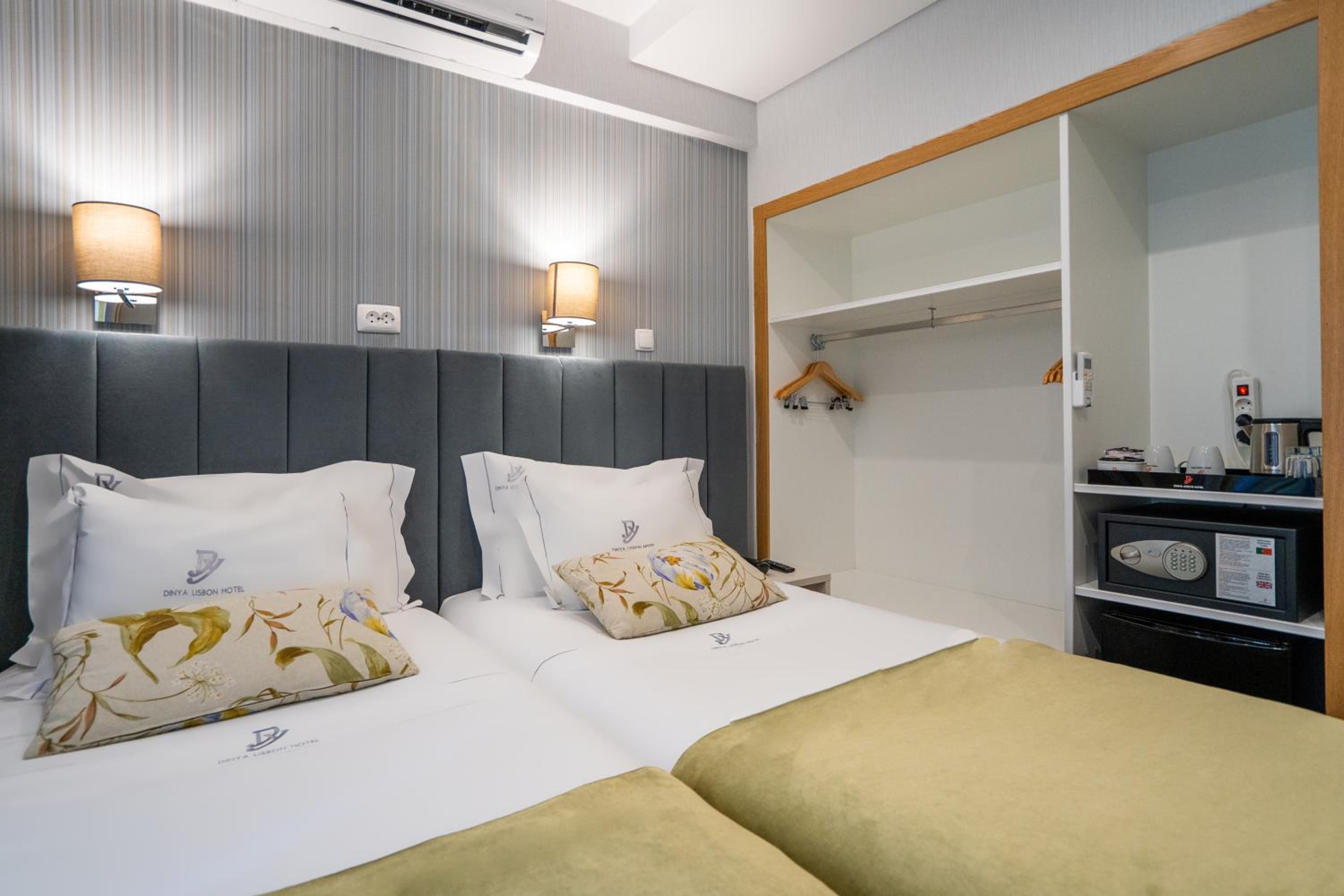 Double or Twin Room - Photo 6