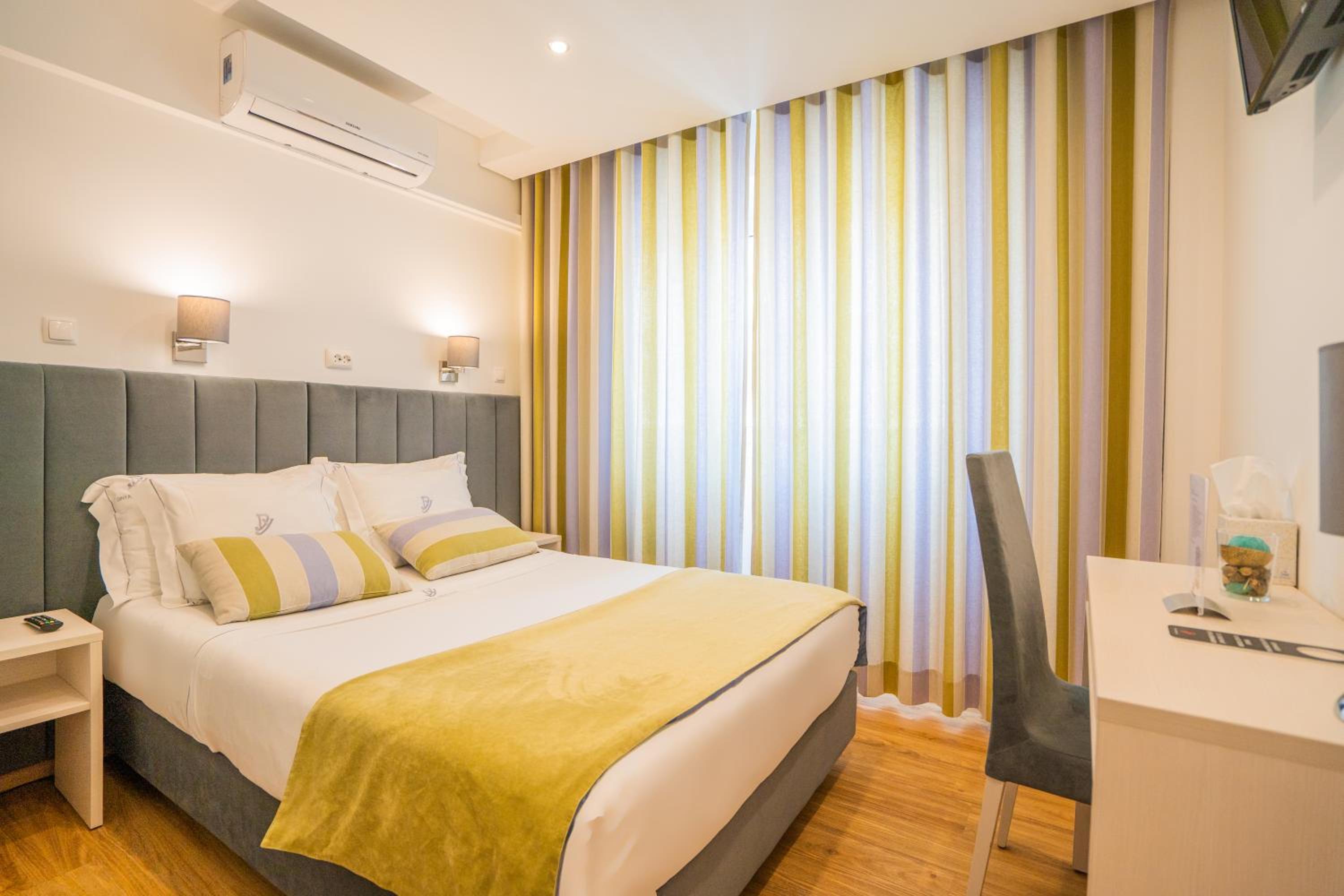 Double or Twin Room - Photo 8