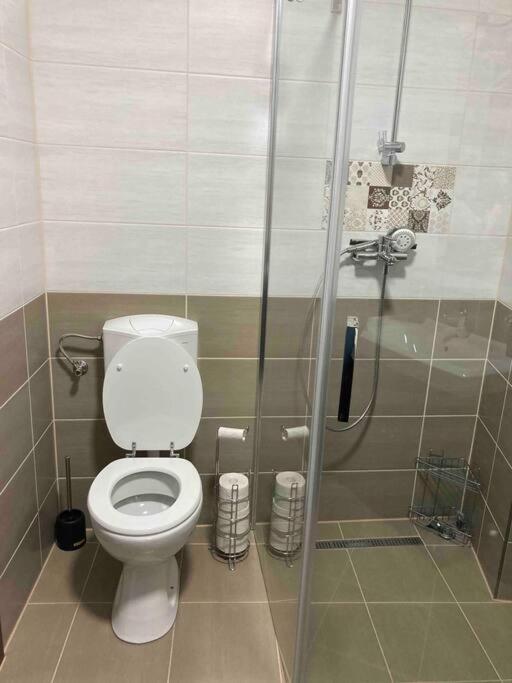 One-Bedroom Apartment - Photo 12