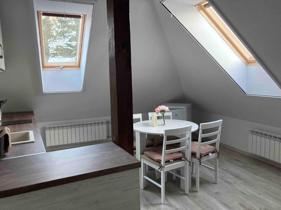 One-Bedroom Apartment - Photo 4