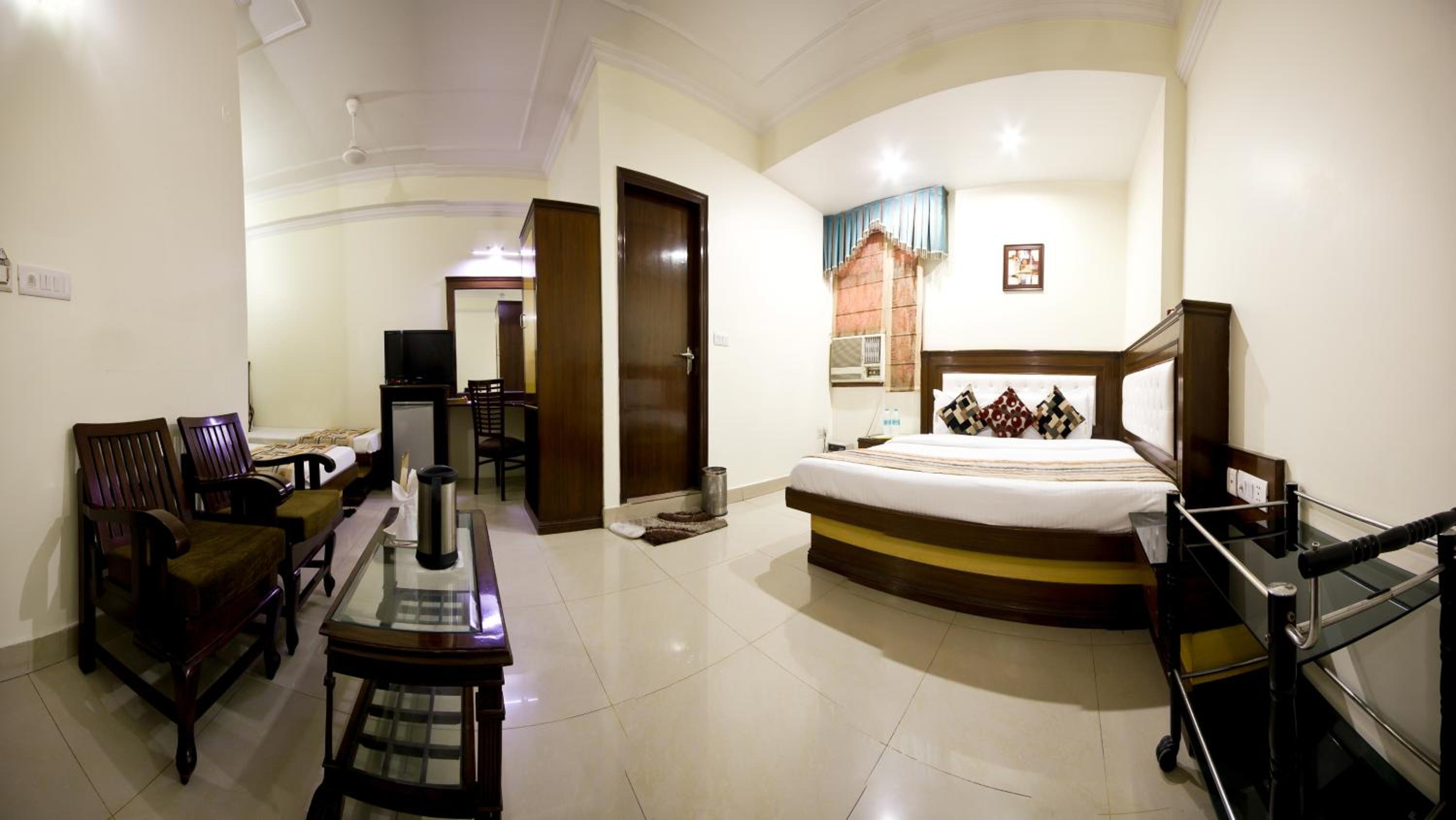 Family Room - Photo 1
