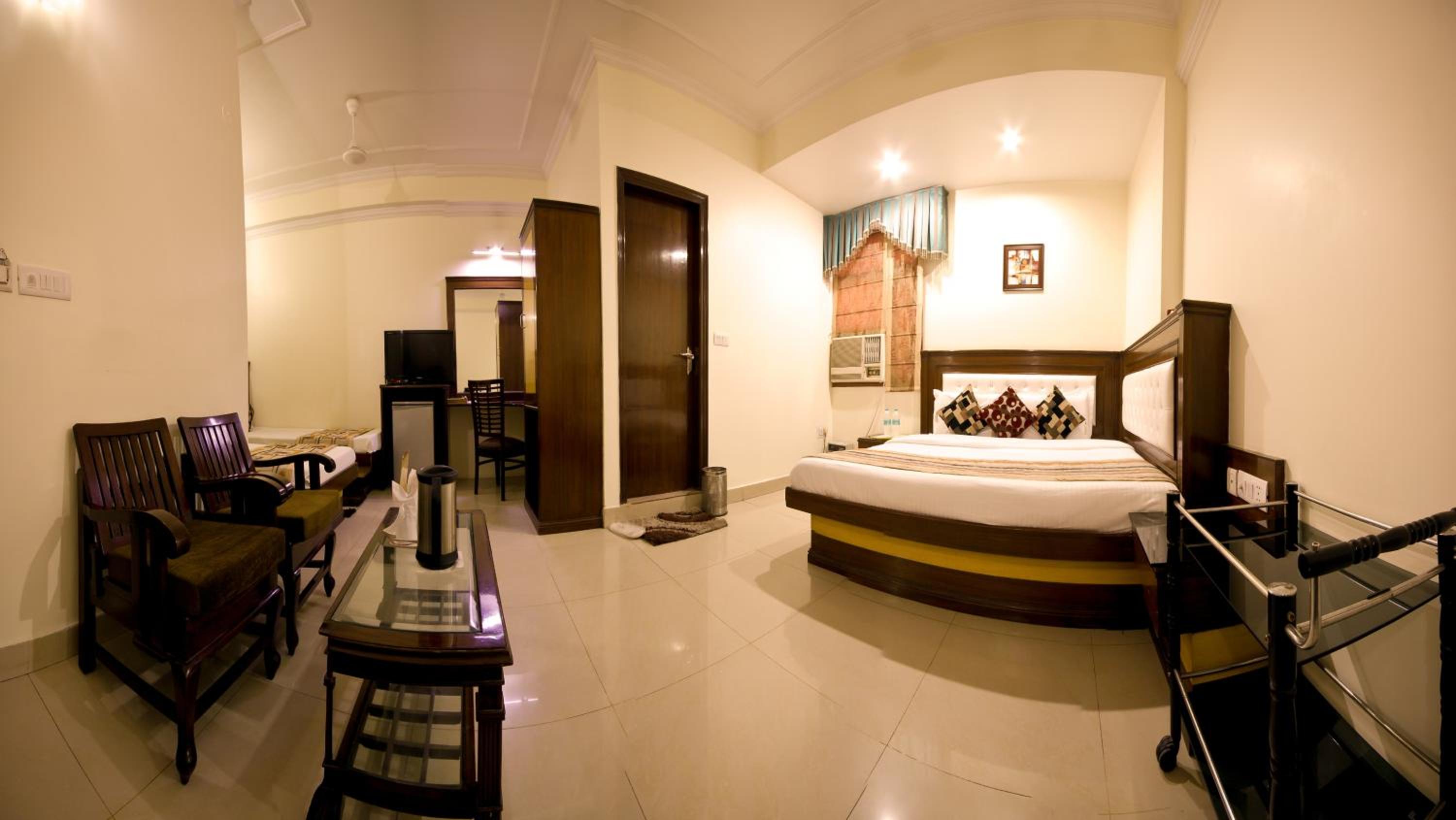 Family Room - Photo 8