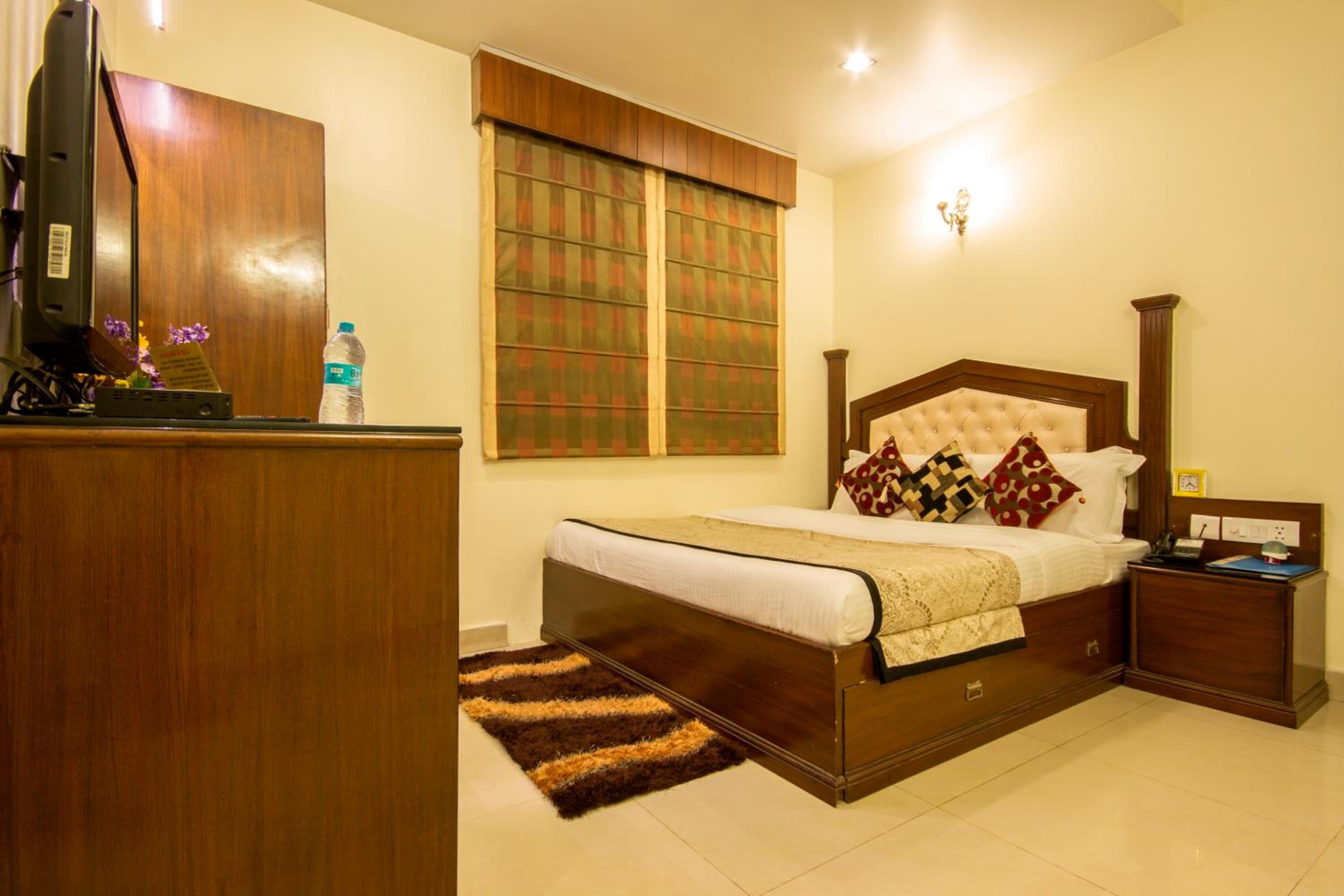 Deluxe Room - Photo 1