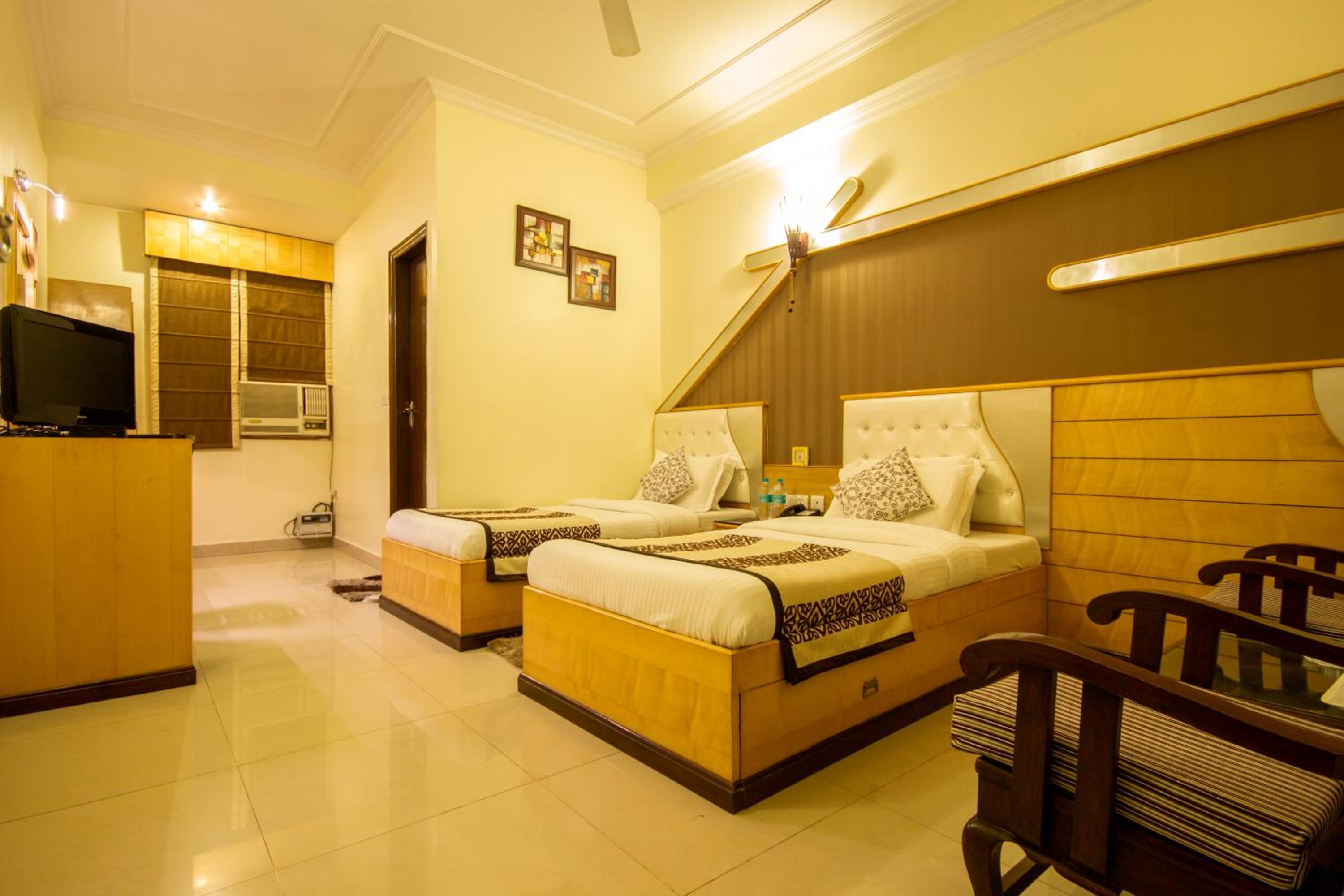 Deluxe Room - Photo 6