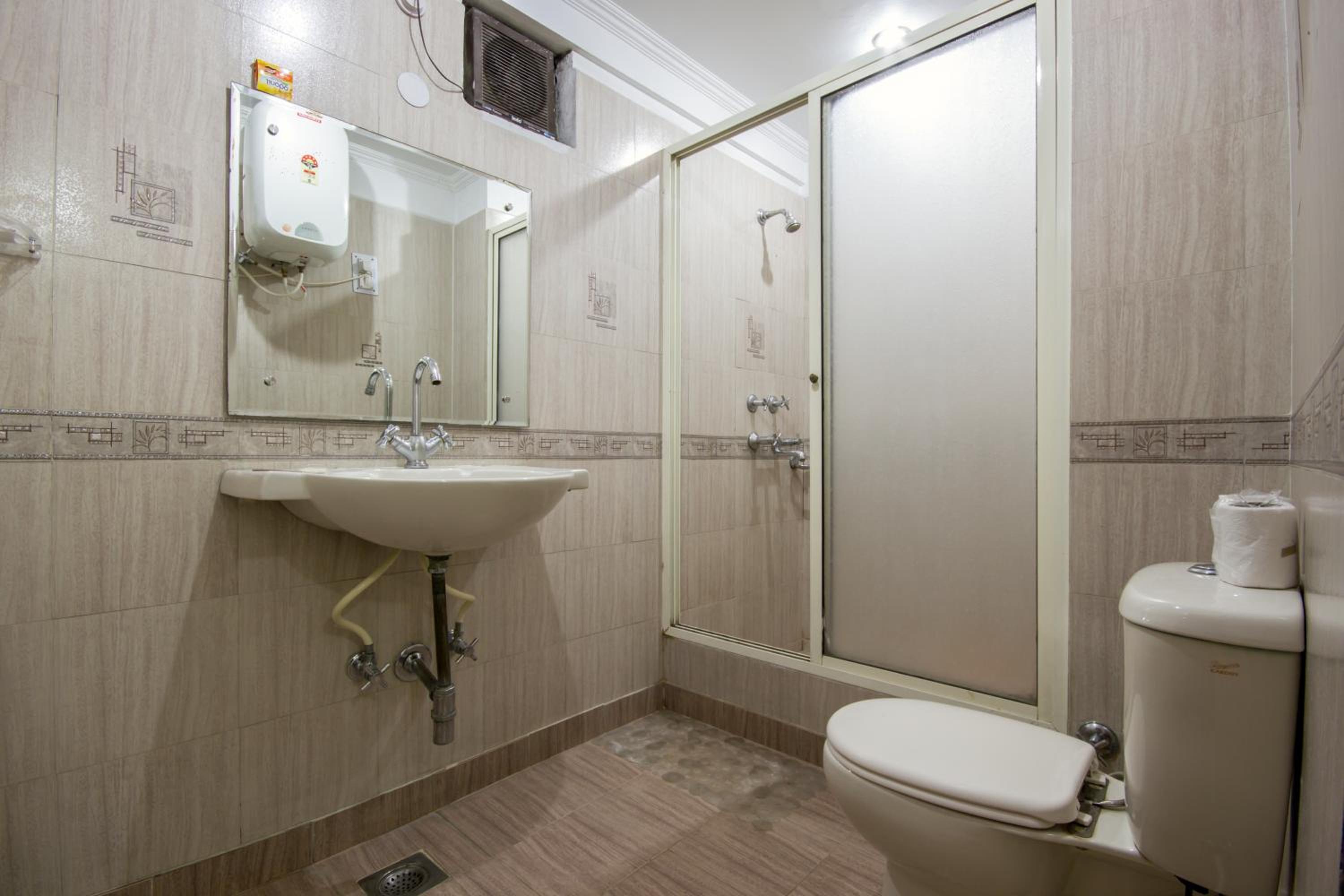Deluxe Room - Photo 5