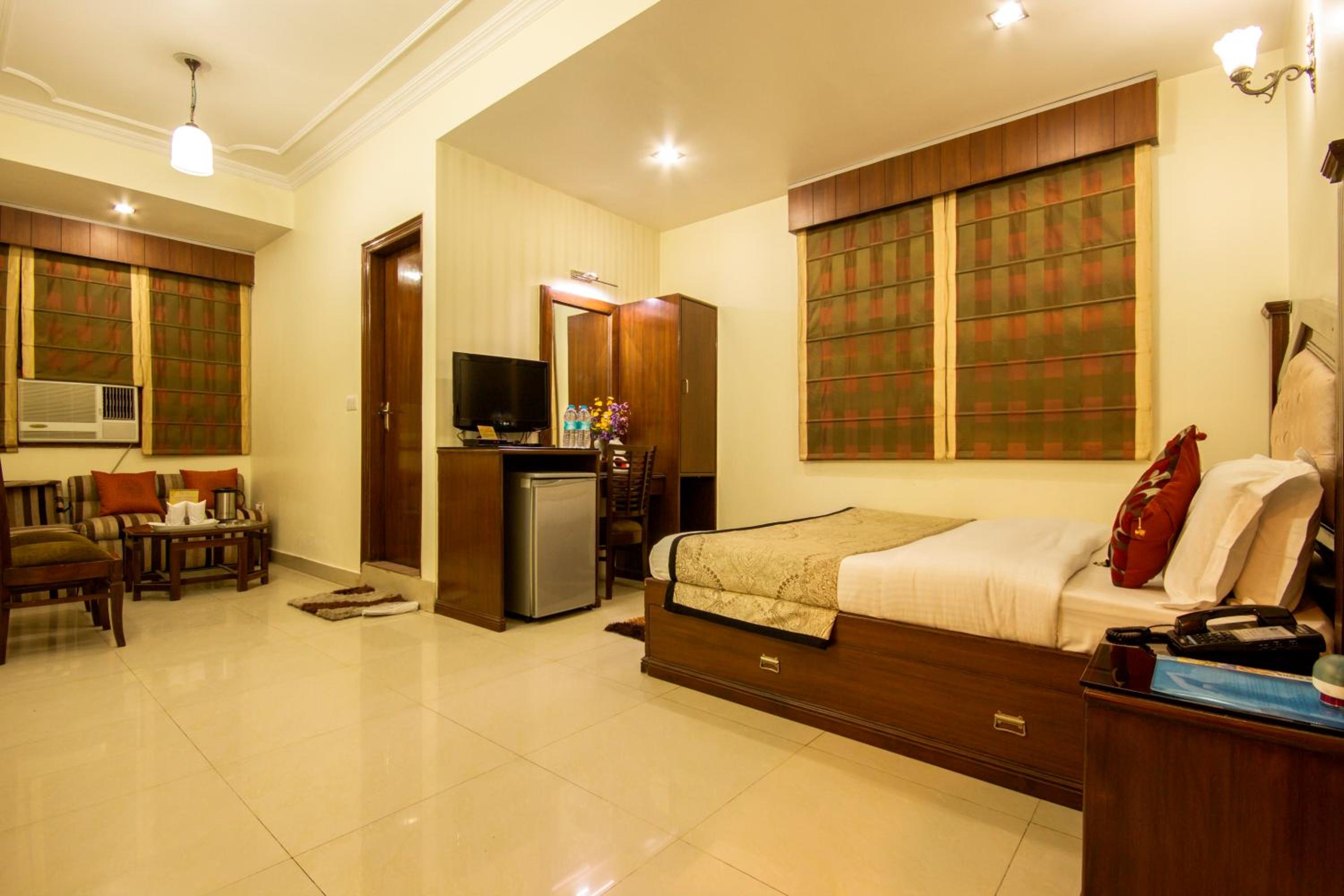 Deluxe Room - Photo 10