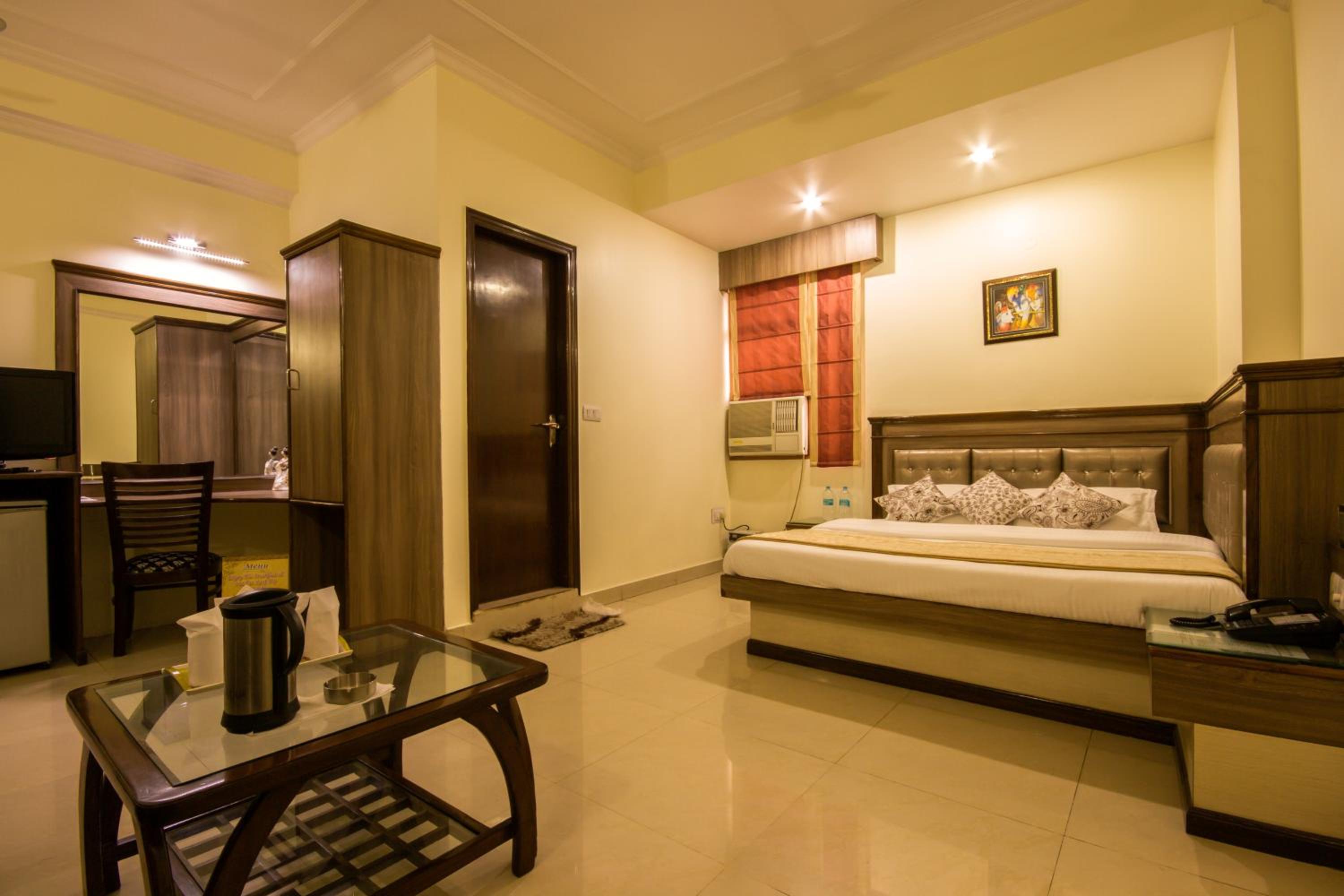 Family Room - Photo 3