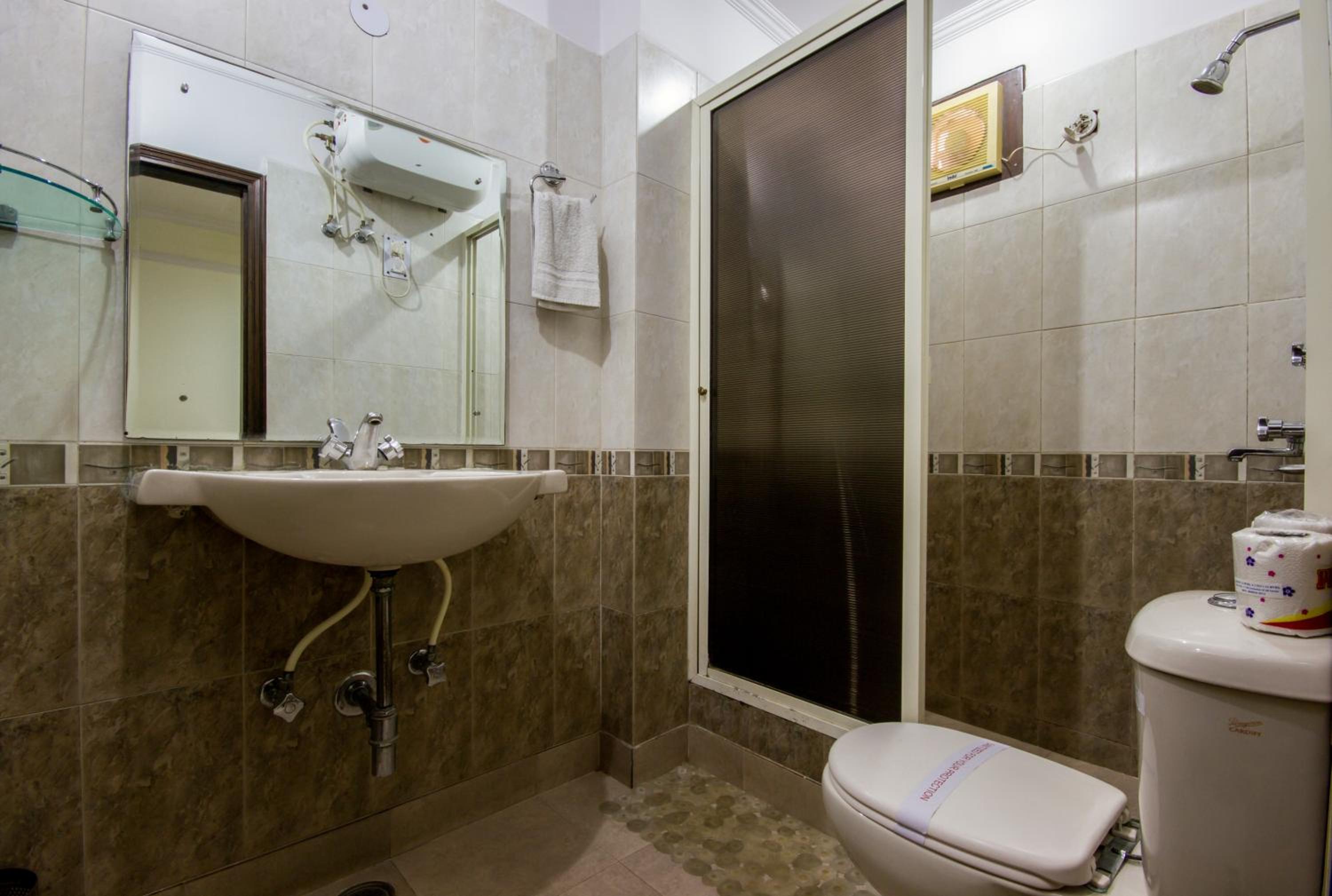 Deluxe Room - Photo 8