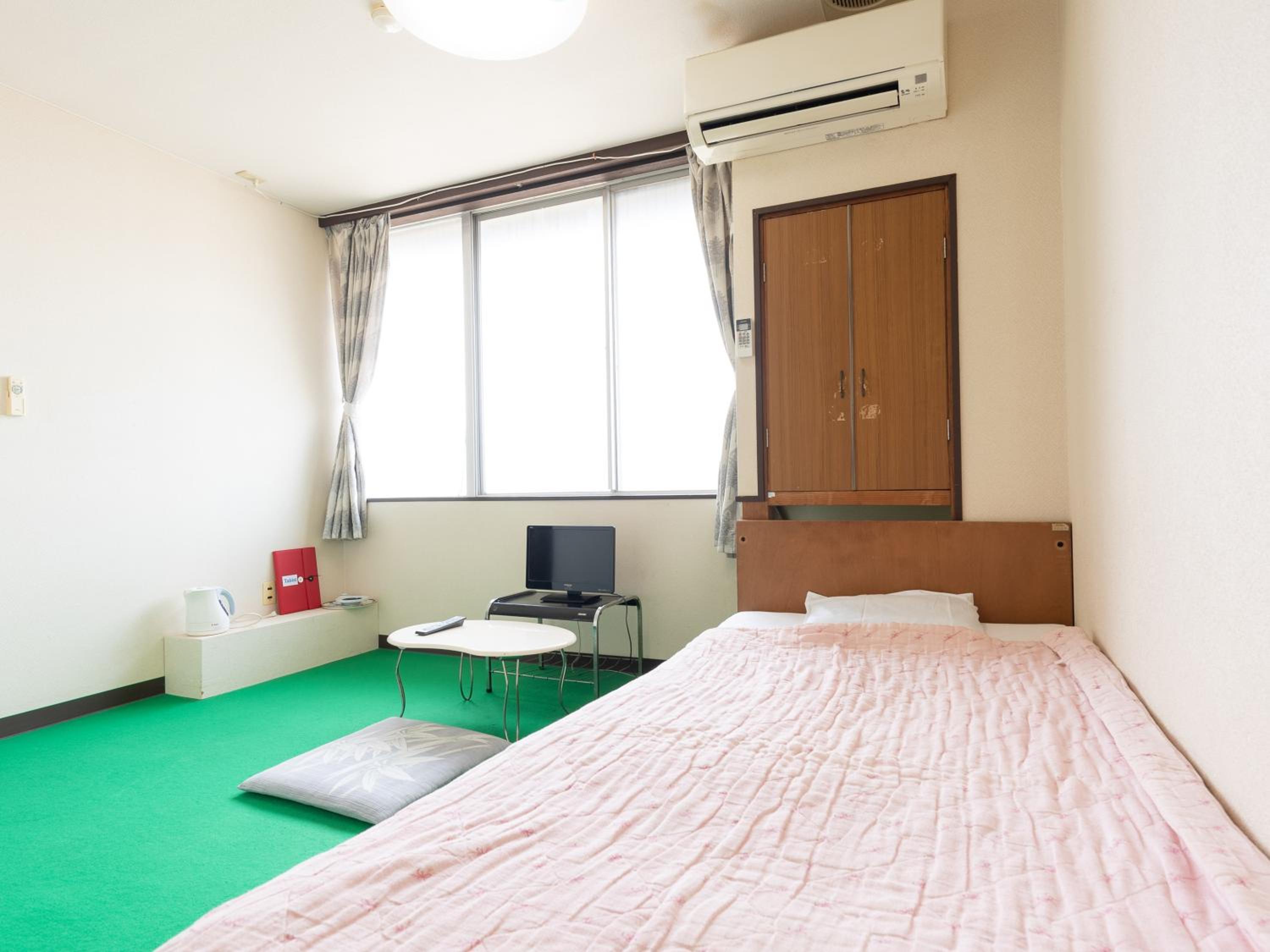 Single Room photo 1