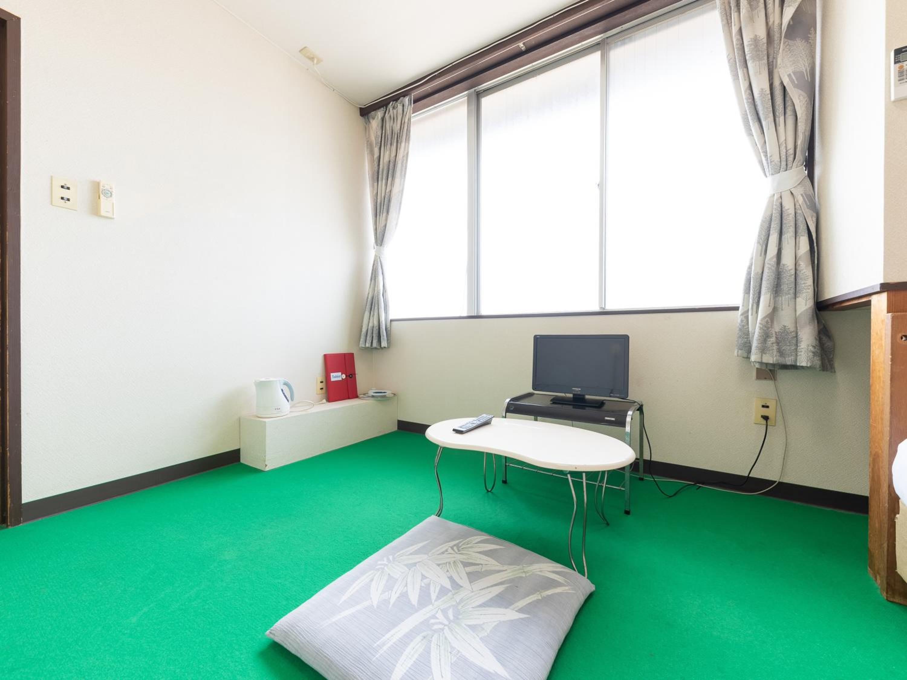 Single Room photo 3
