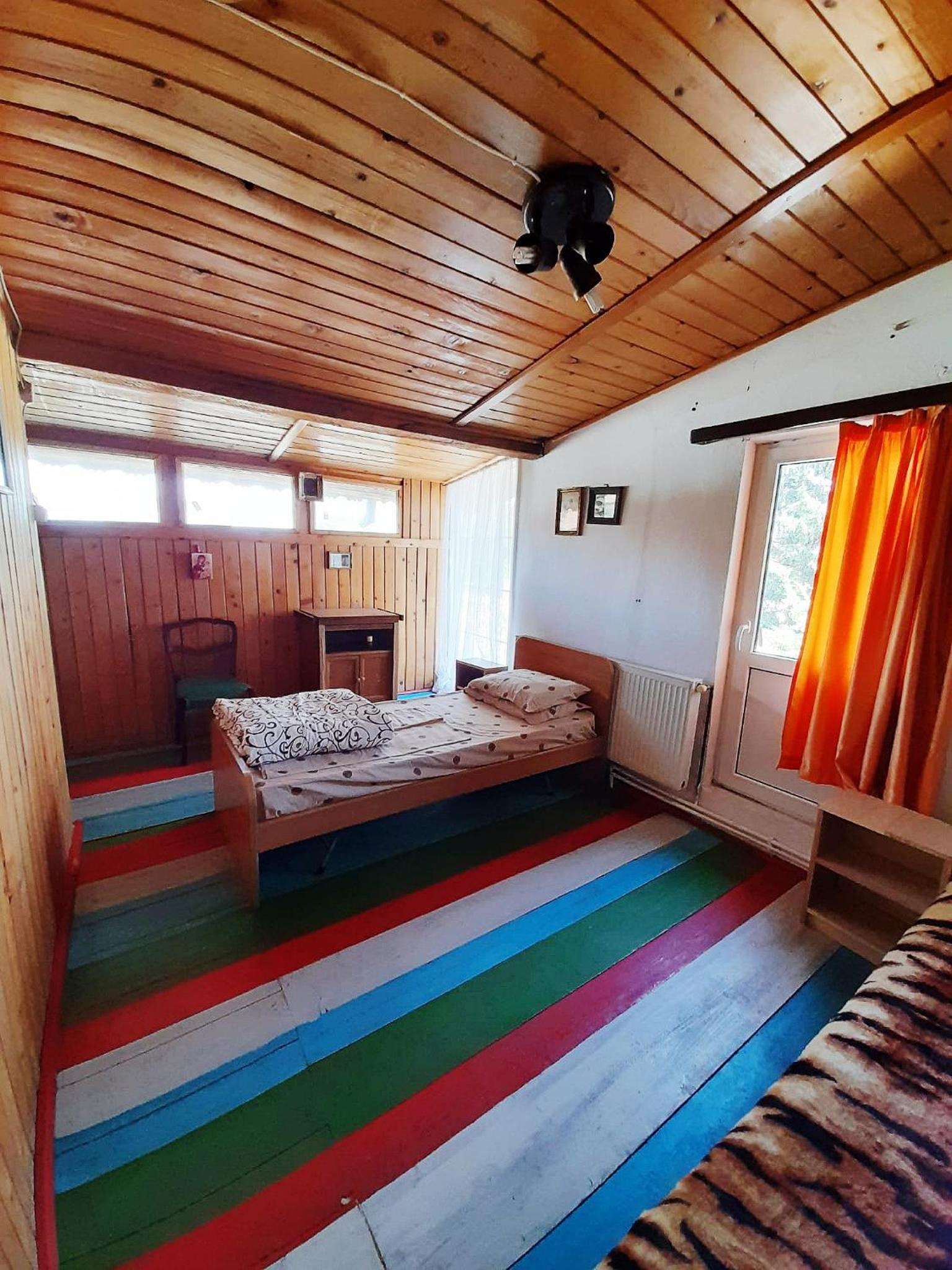 Family Room - Photo 4