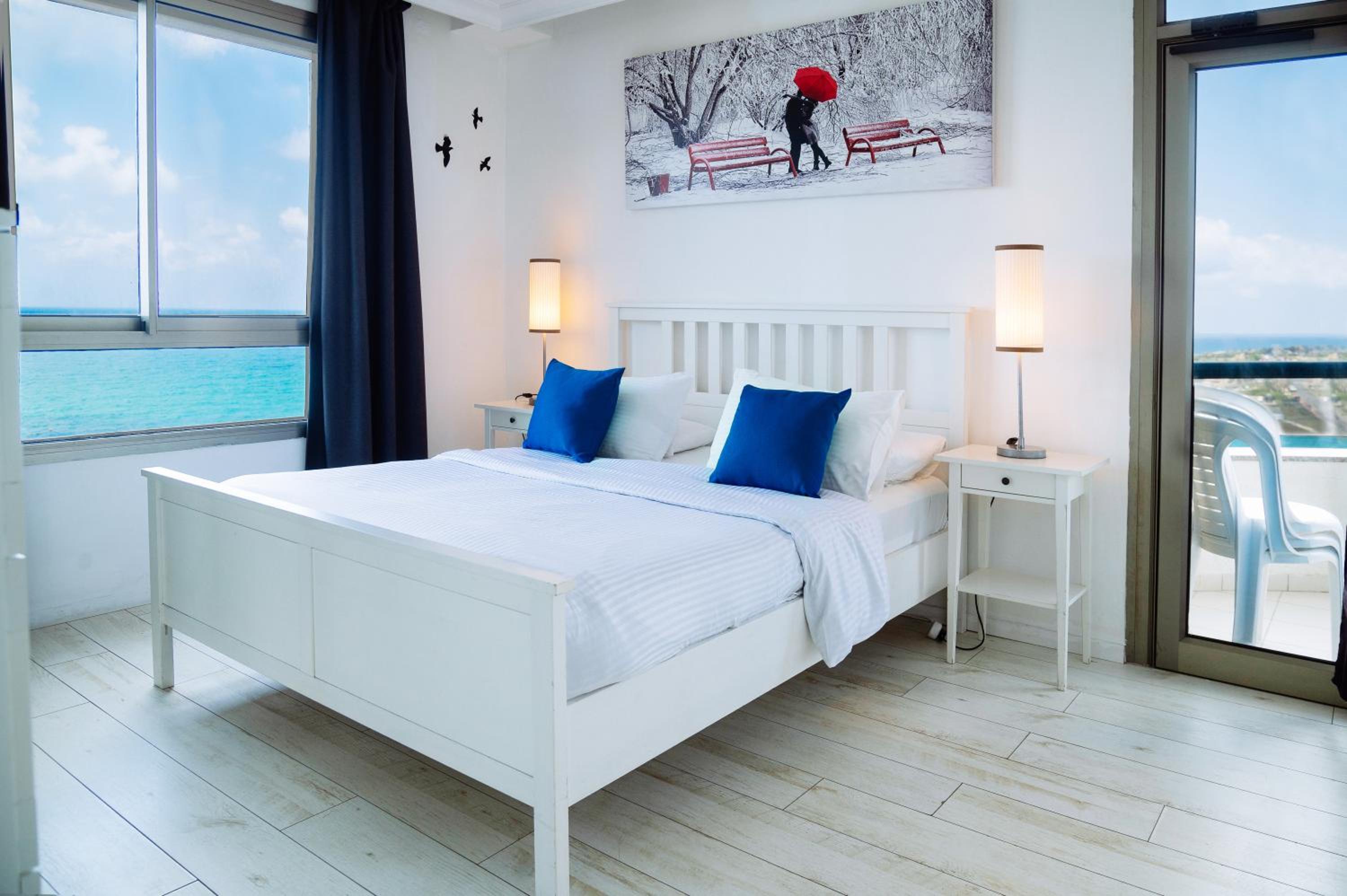 King Suite with Balcony photo 2