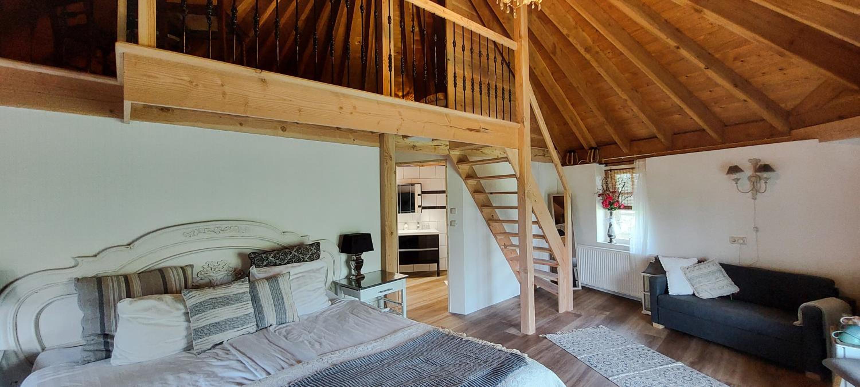 Family Room with Garden View - Photo 5