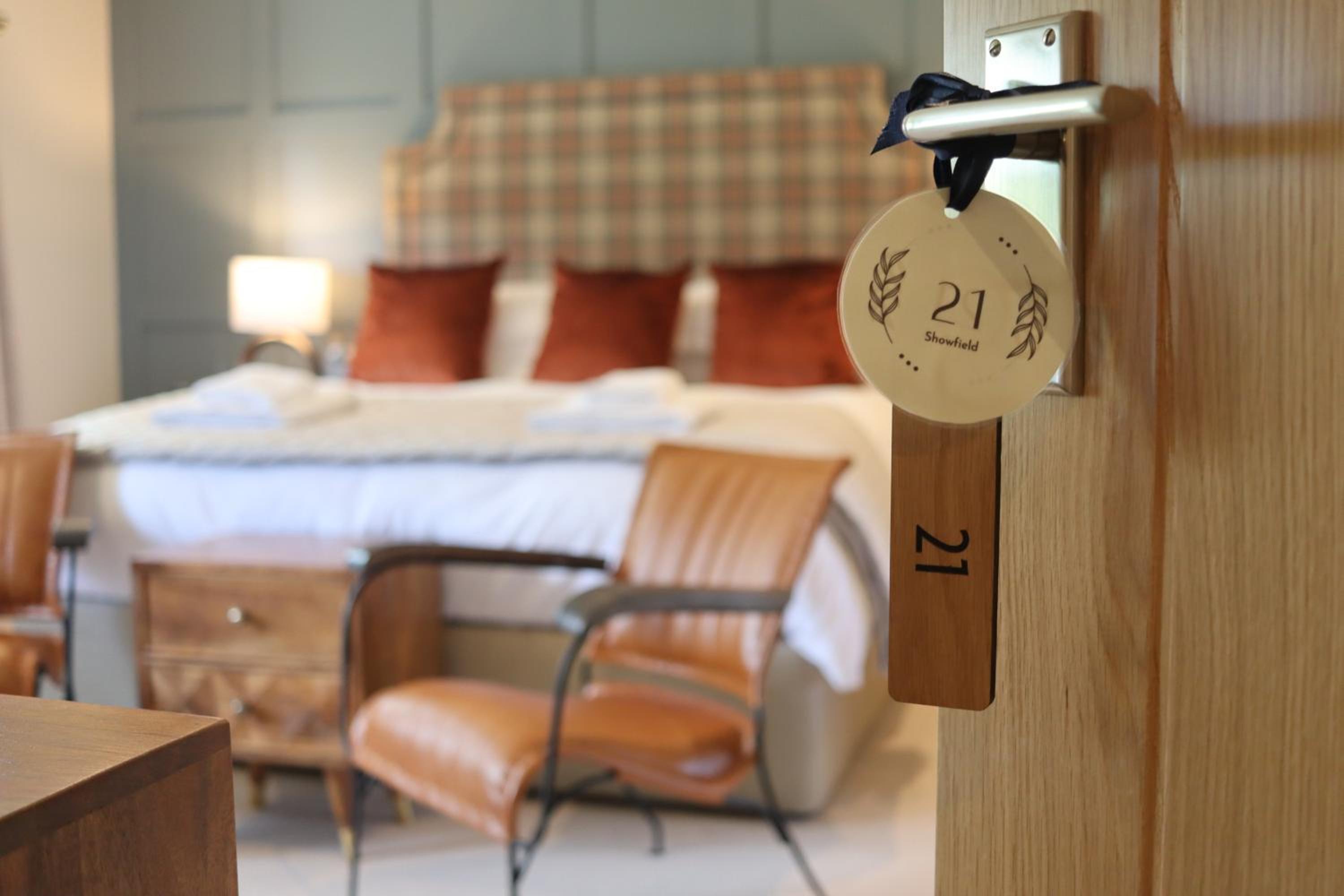 Deluxe King Room - Photo 3