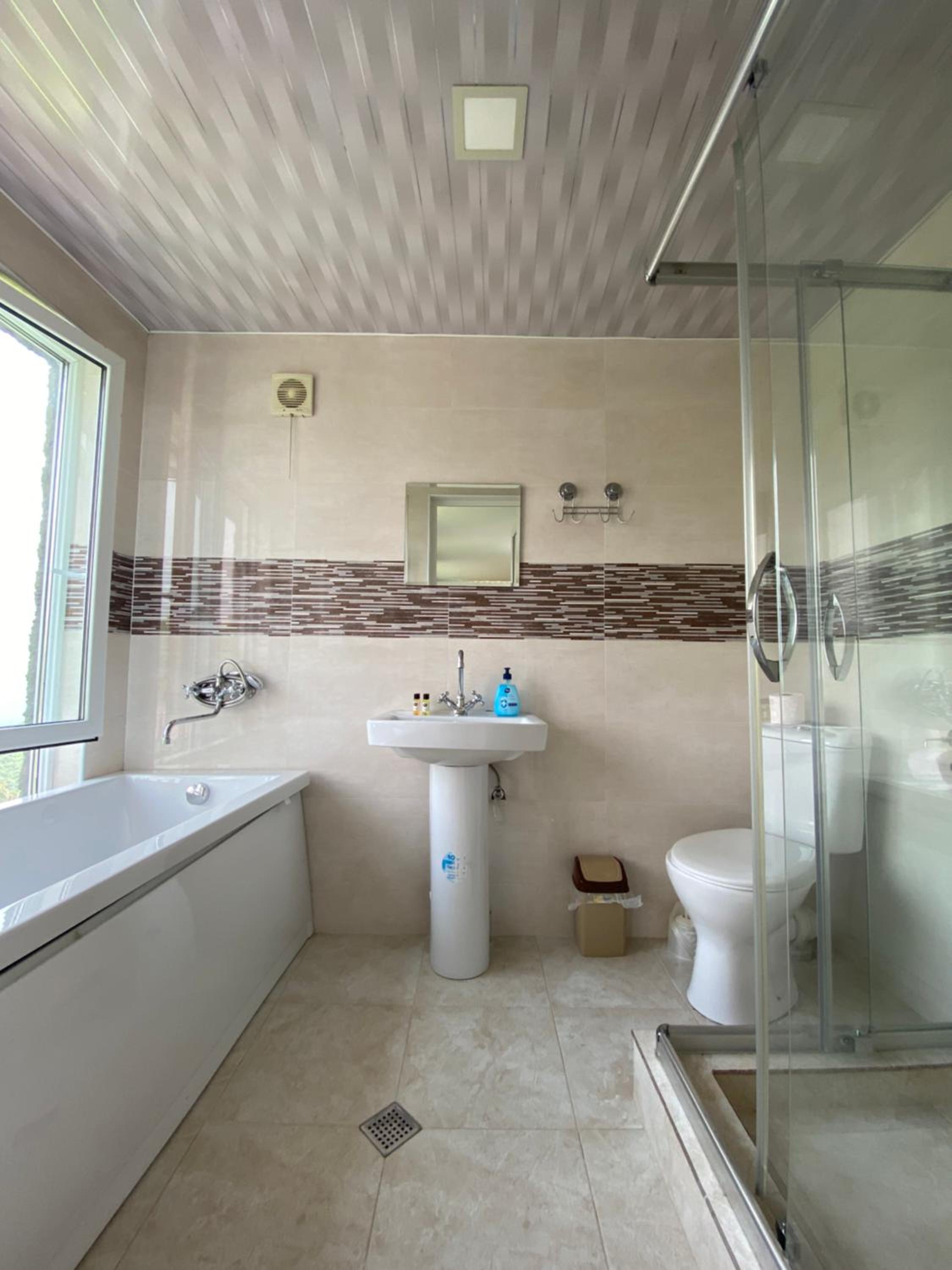 Deluxe Double Room with Balcony - Photo 9