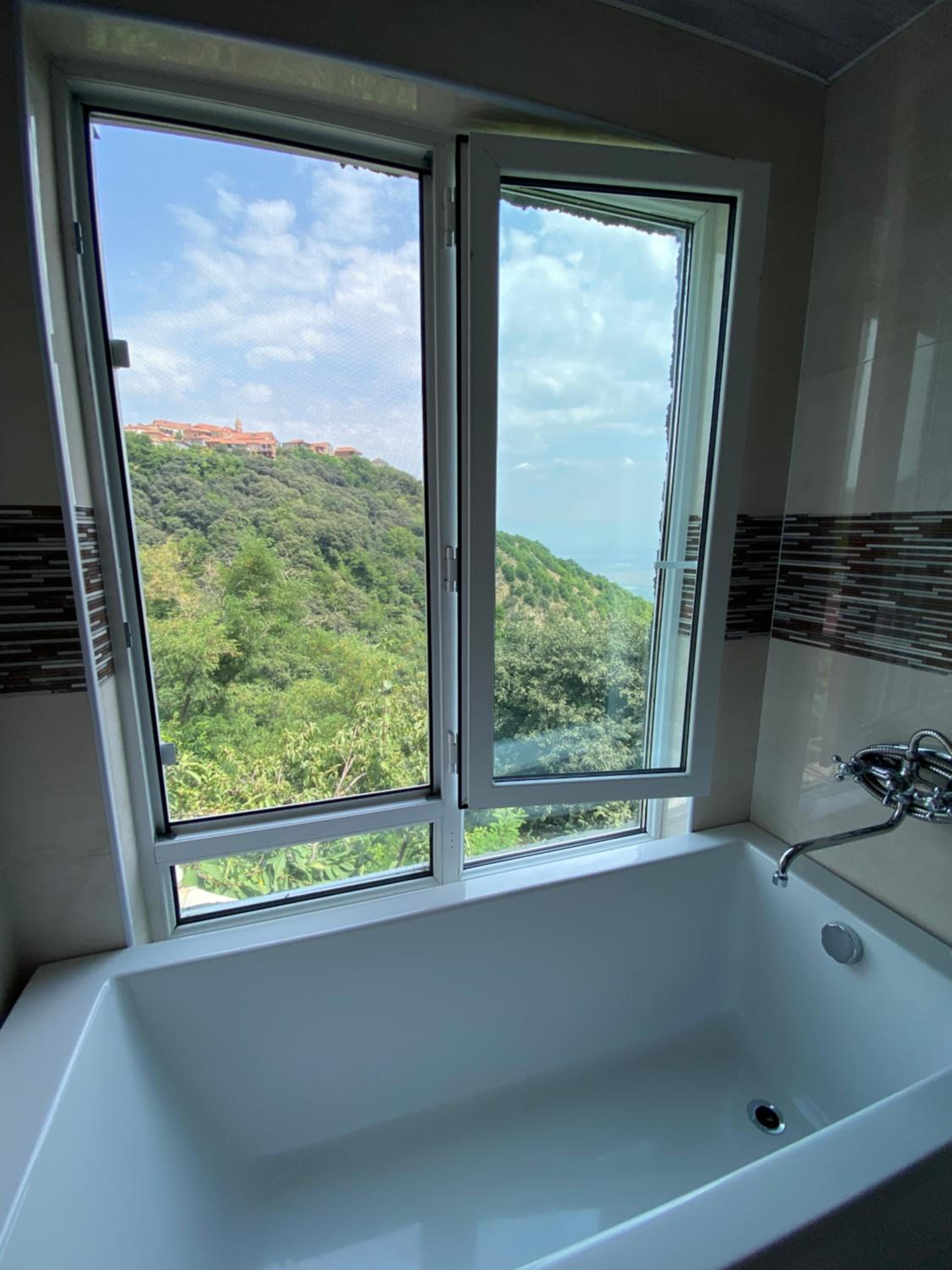 Deluxe Double Room with Balcony - Photo 7