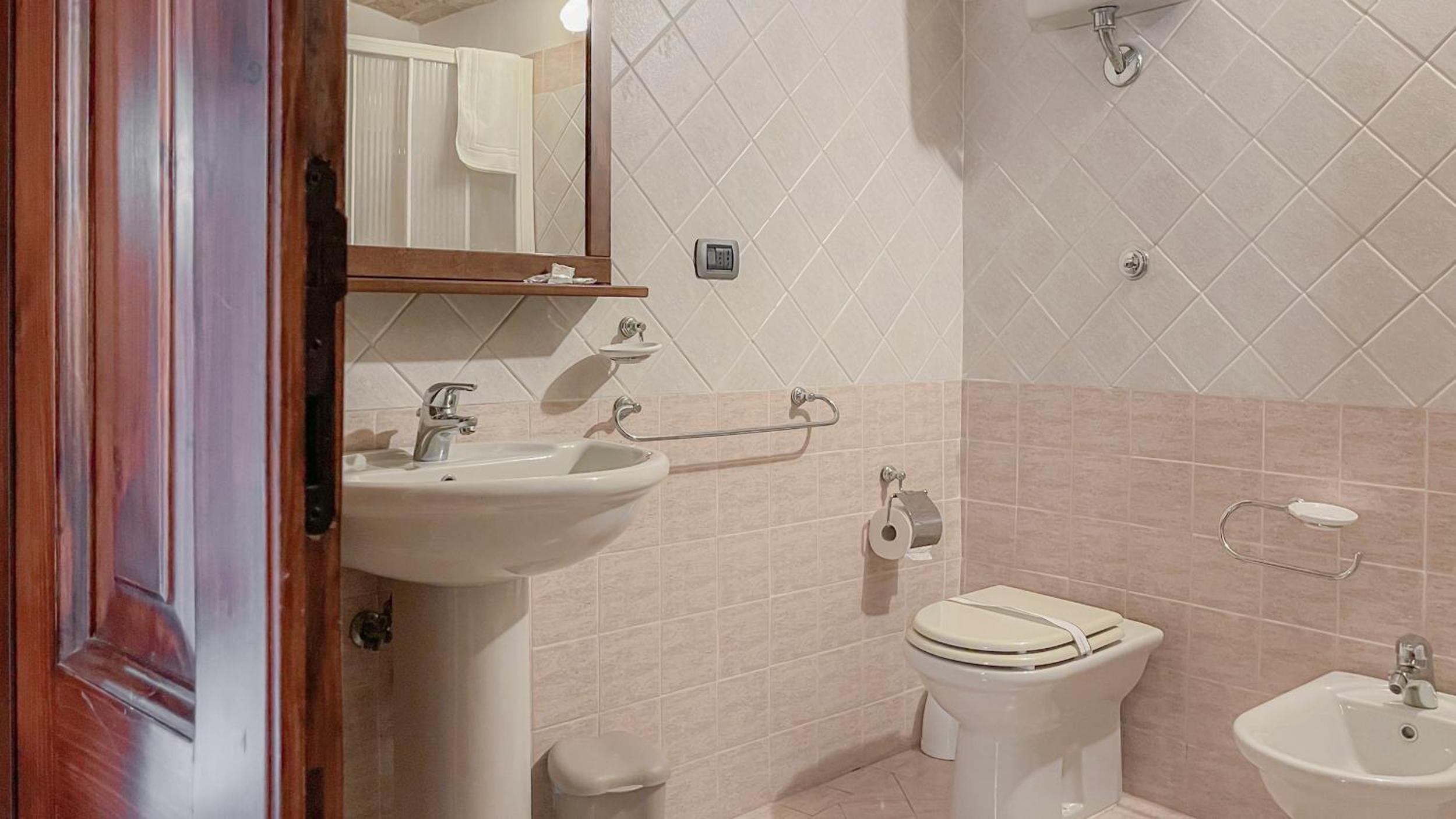 Two-Bedroom Family Apartment - Photo 17
