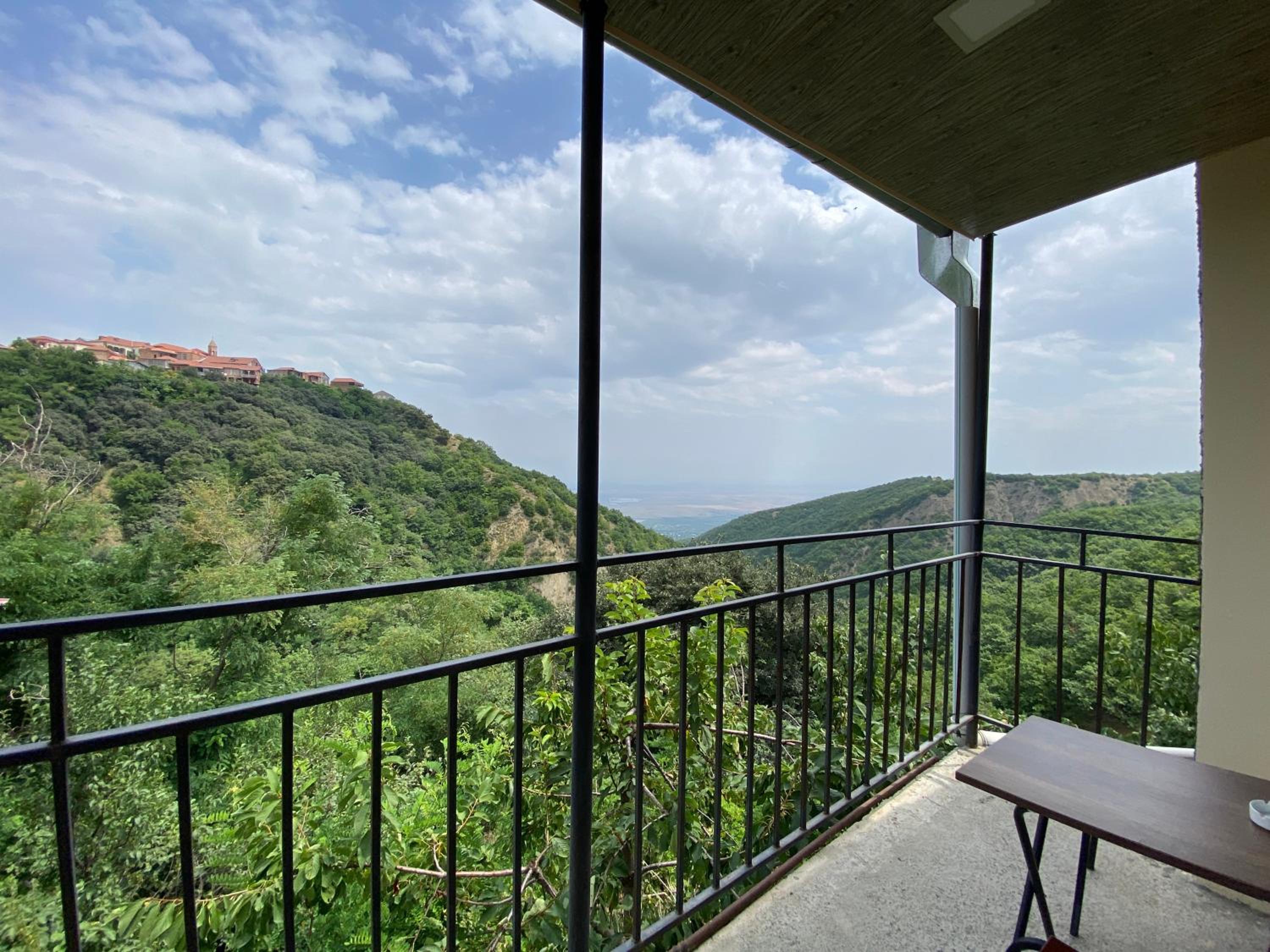 Deluxe Double Room with Balcony - Photo 4