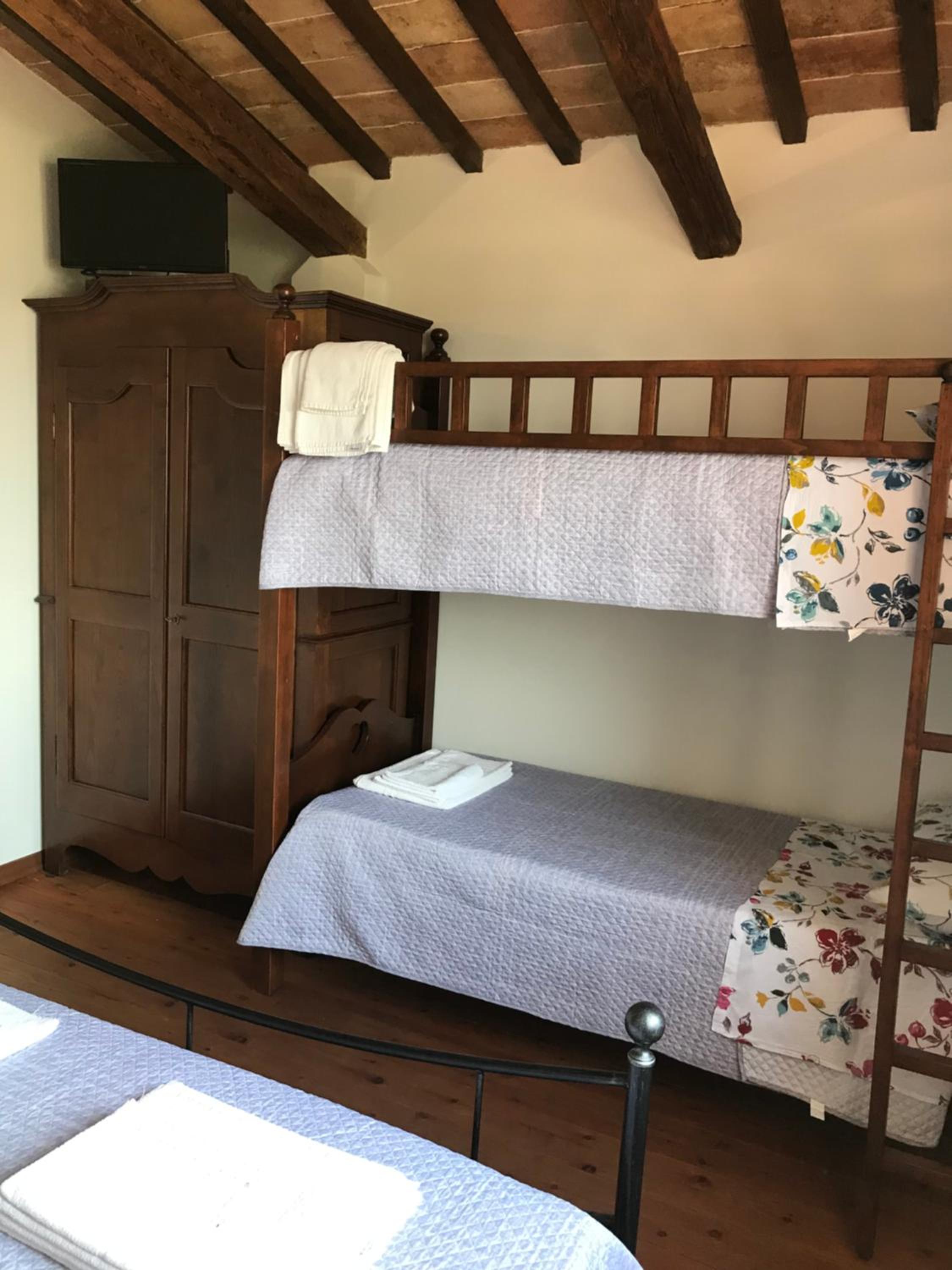 Standard King Room photo 1