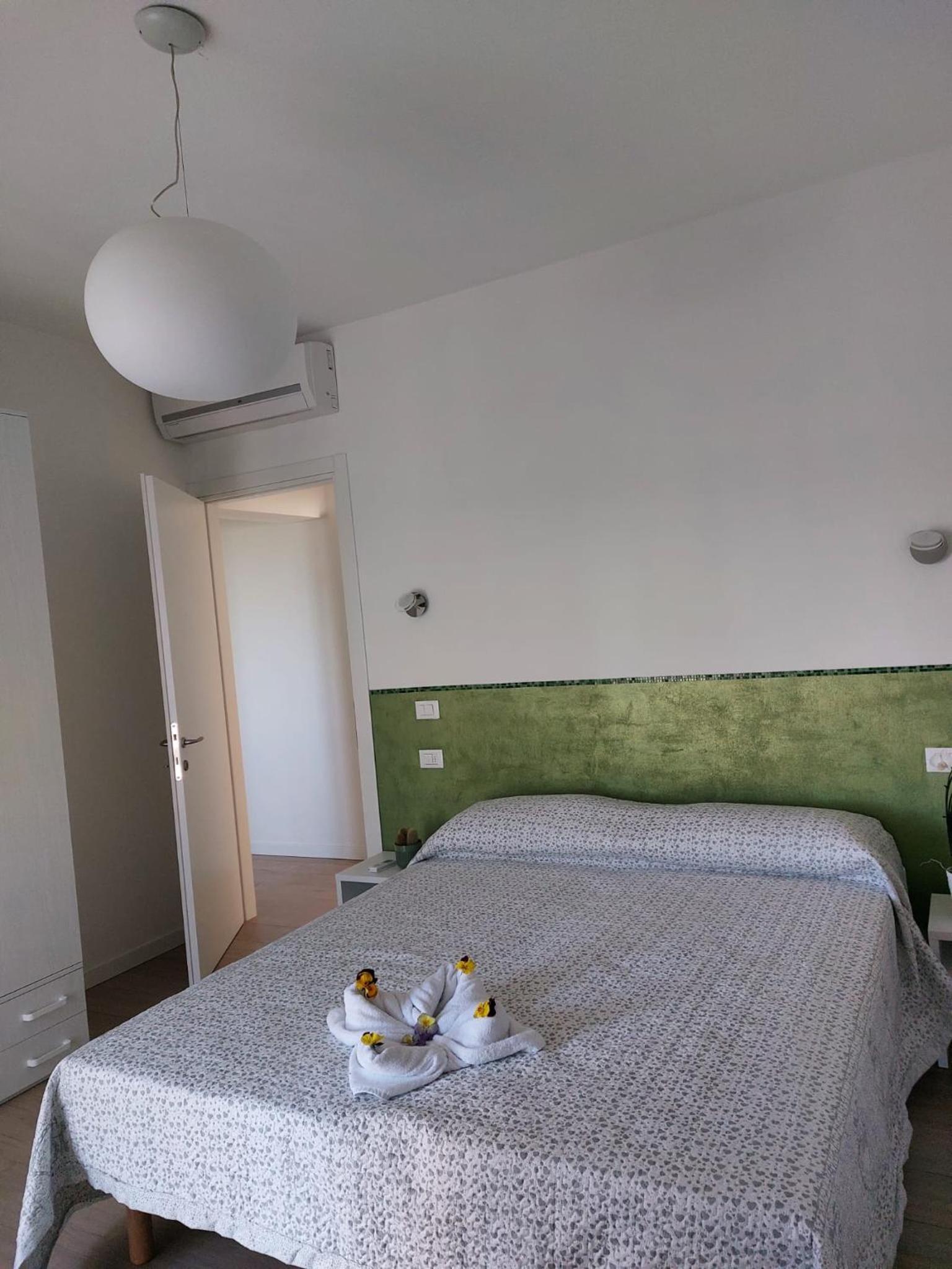 Apartment with Lake View photo 3
