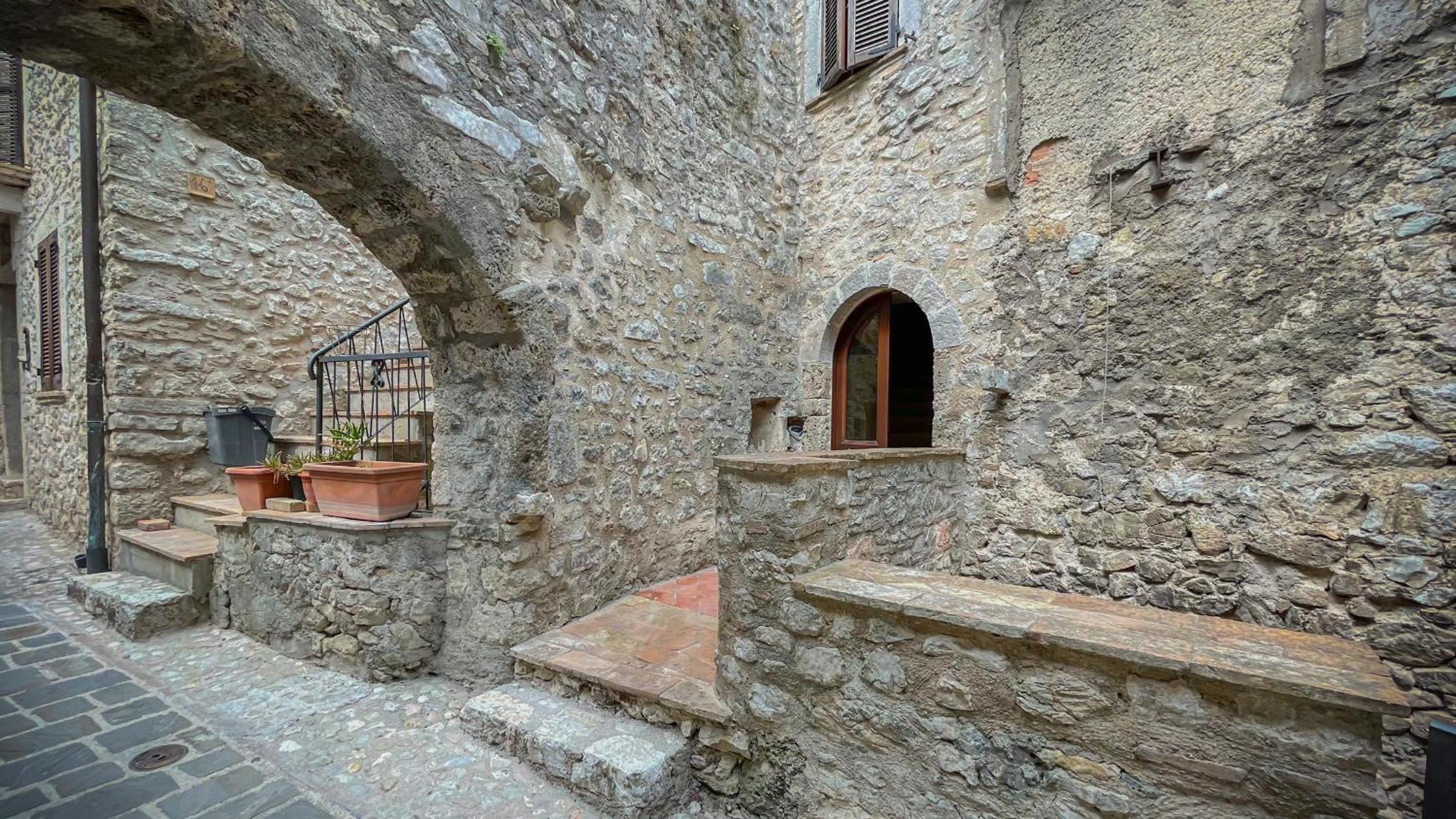 Superior Apartment with Balcony - Photo 11