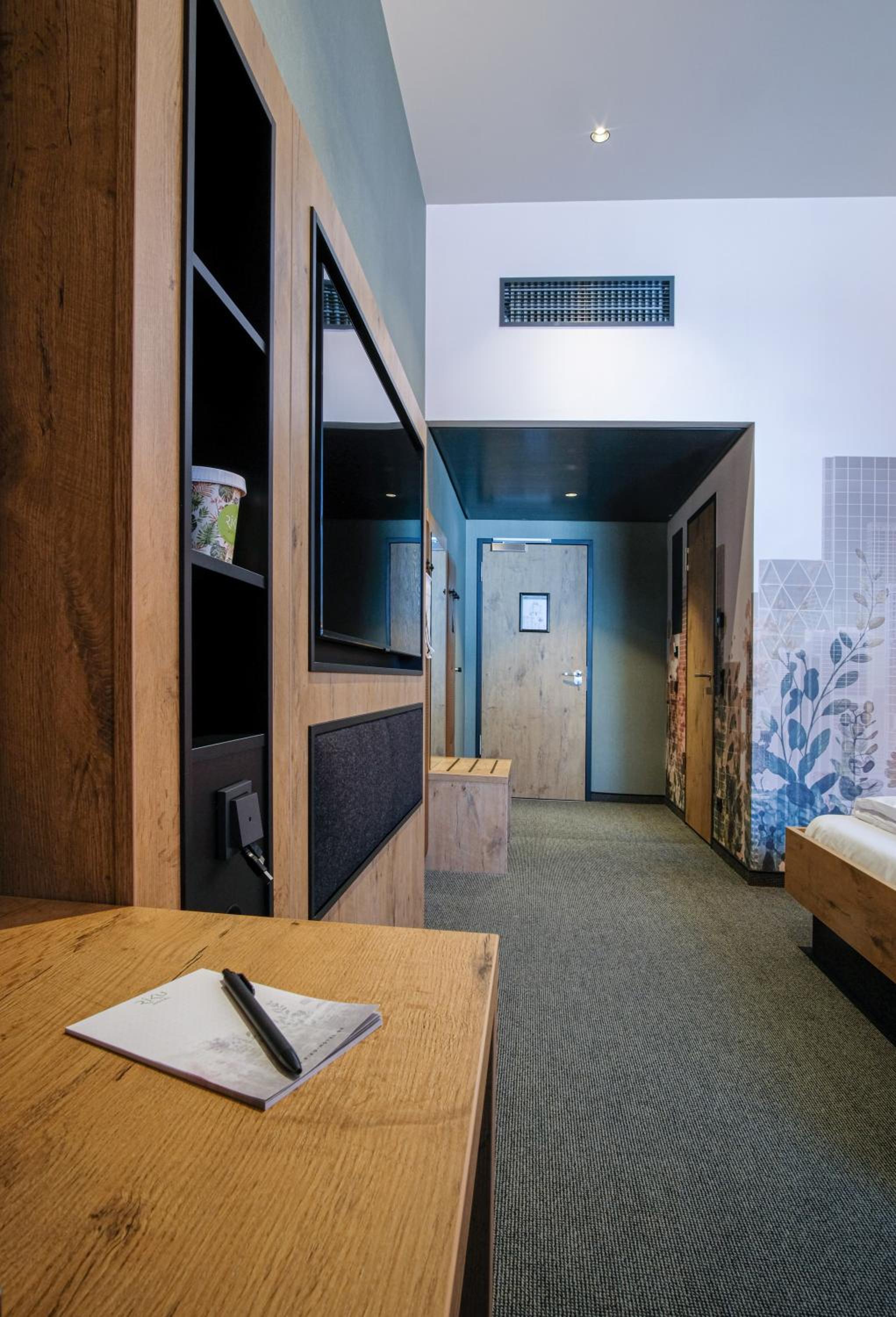 Budget Double Room - Photo 7