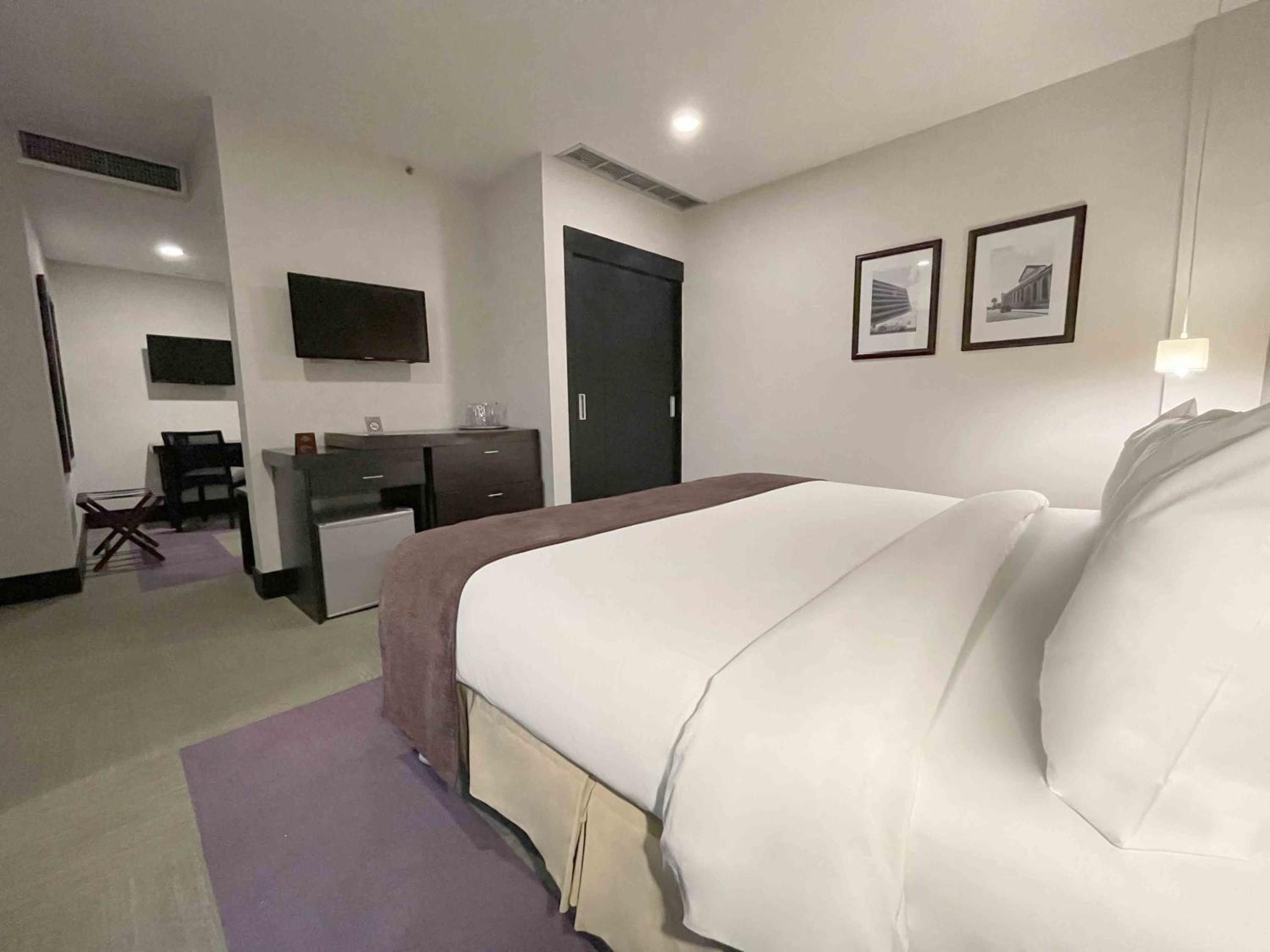 Executive Suite photo 3